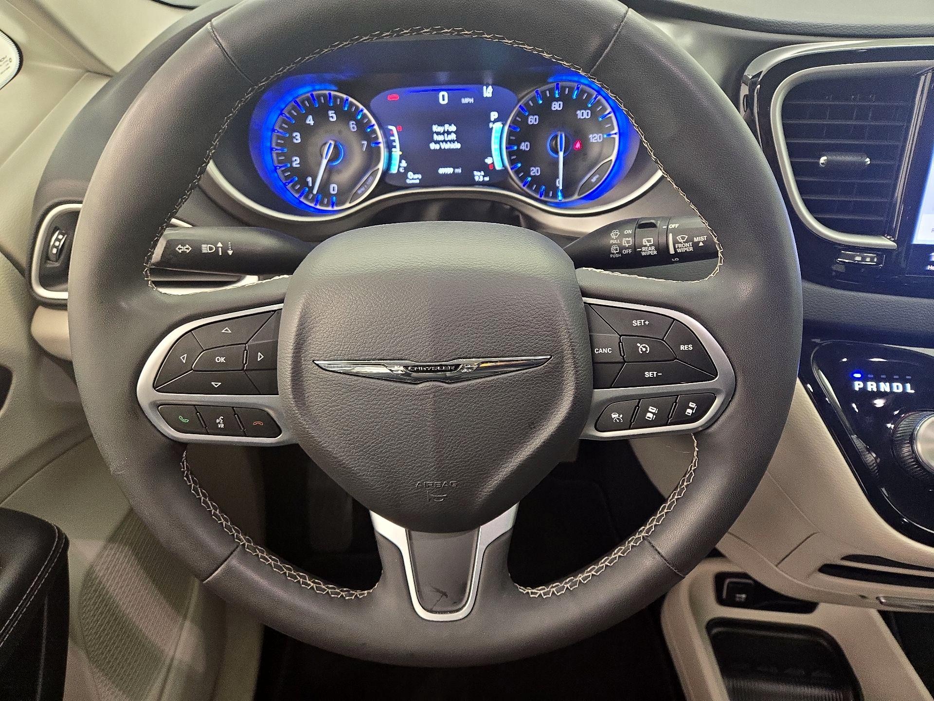Thumbnail: 2024 Chrysler Pacifica - 10