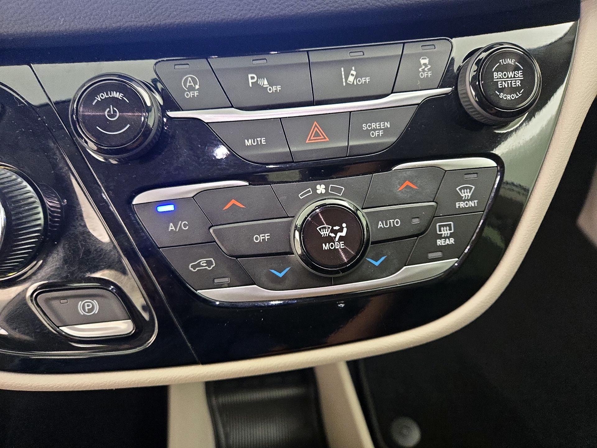 Thumbnail: 2024 Chrysler Pacifica - 16