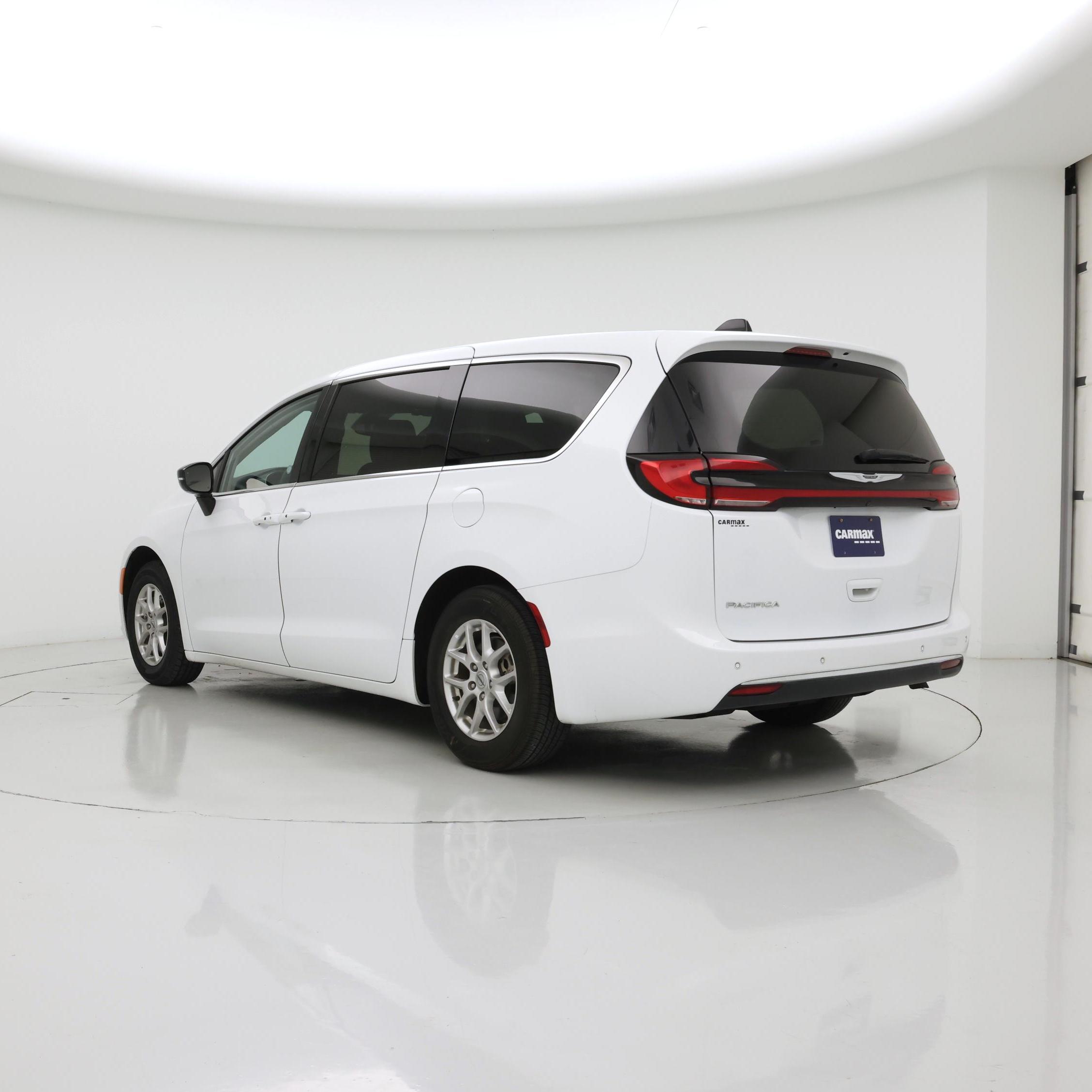Thumbnail: 2024 Chrysler Pacifica - 2