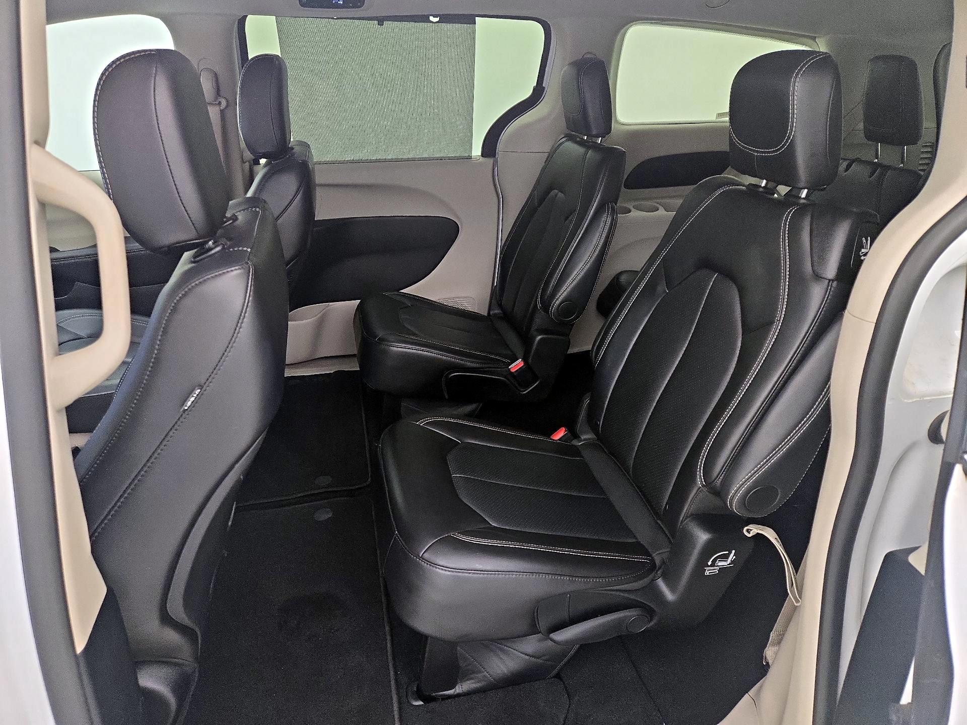 Thumbnail: 2024 Chrysler Pacifica - 19