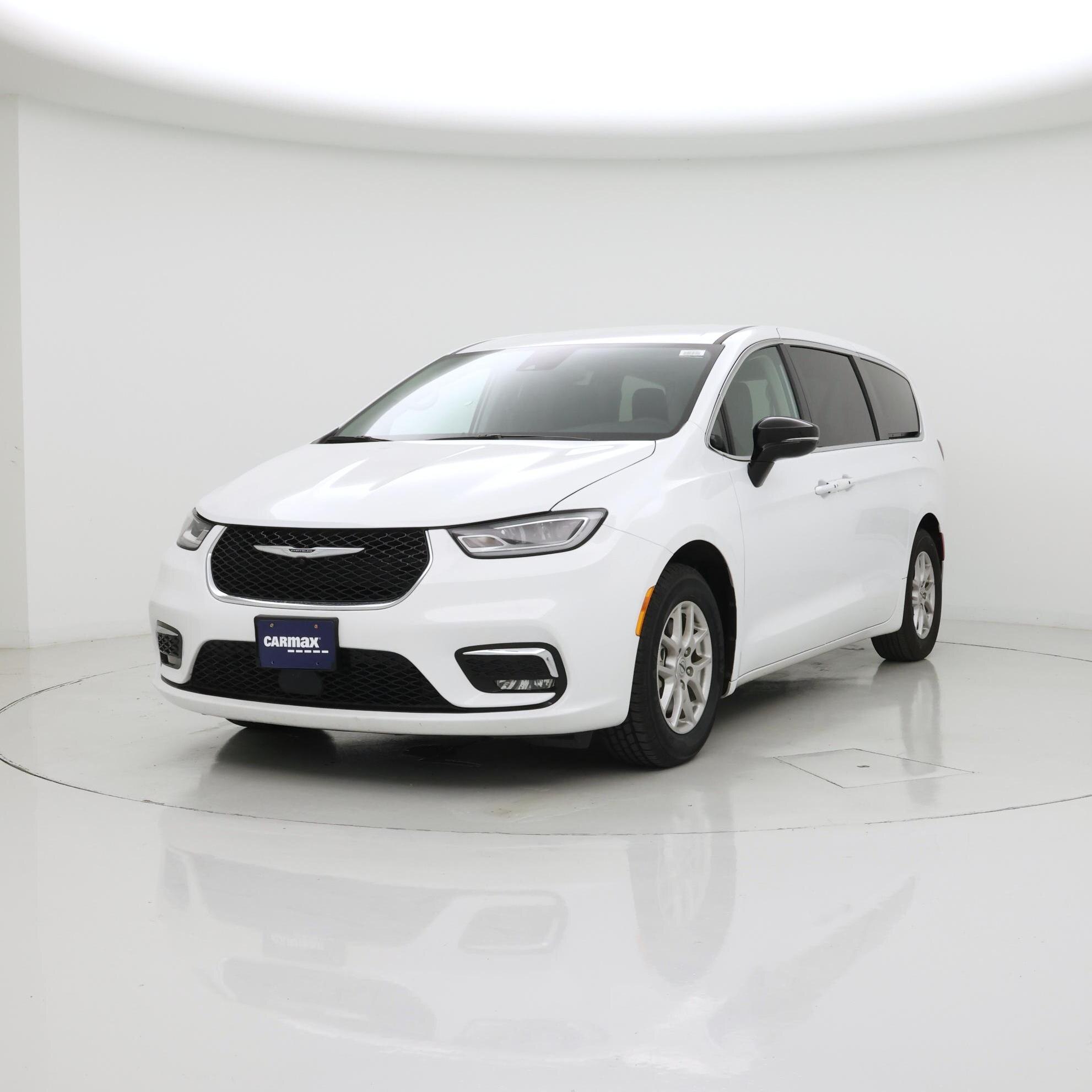 Thumbnail: 2024 Chrysler Pacifica - 4