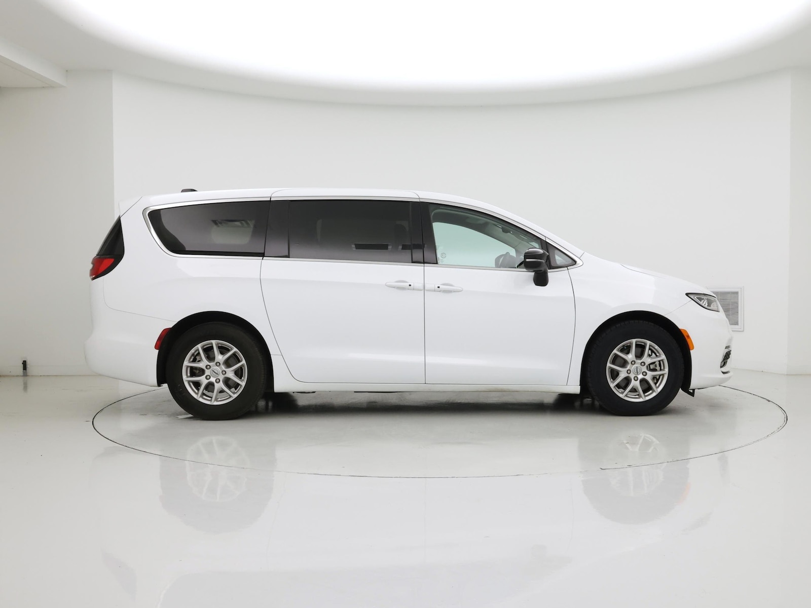 2024 Chrysler Pacifica Touring L - Photo 8