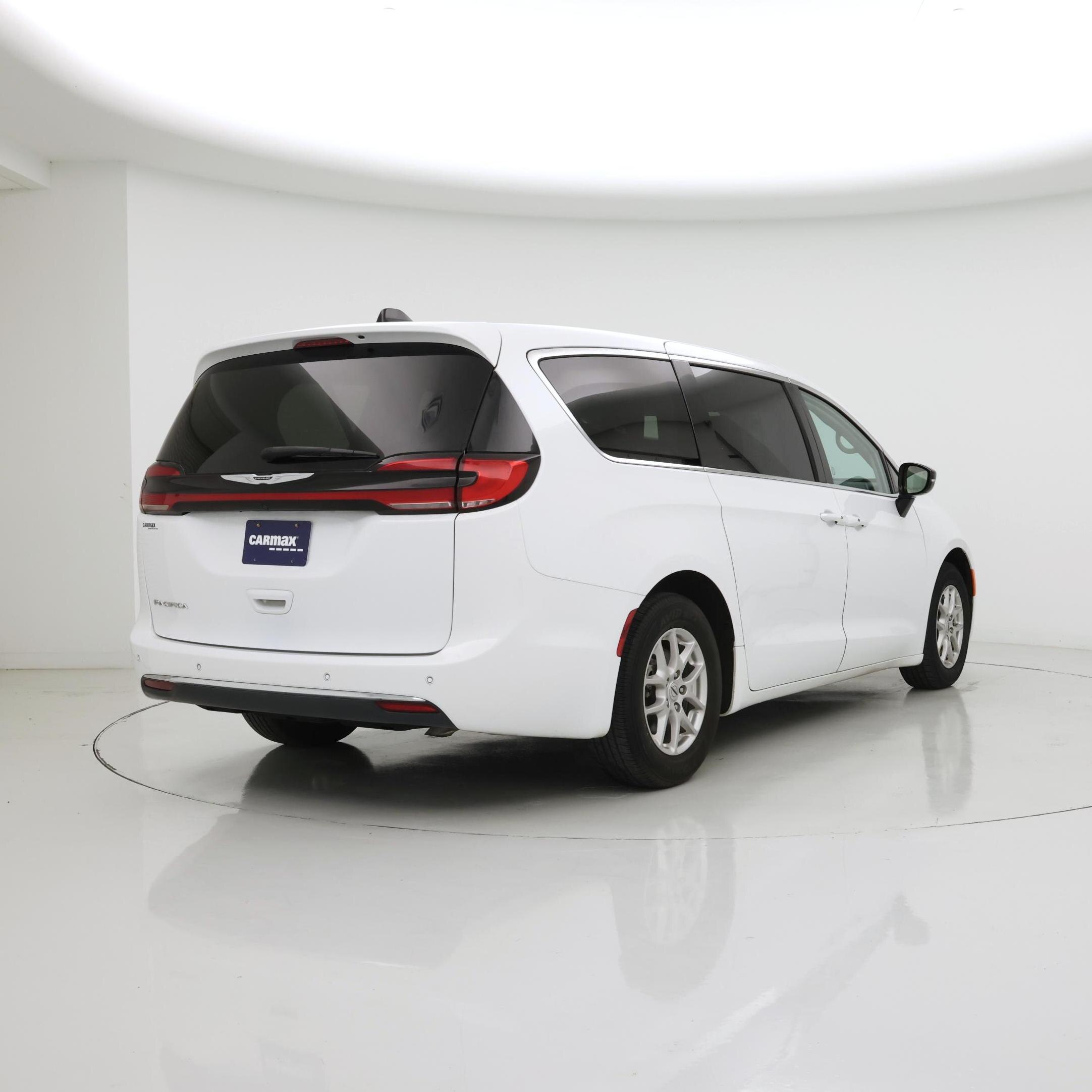 Thumbnail: 2024 Chrysler Pacifica - 8