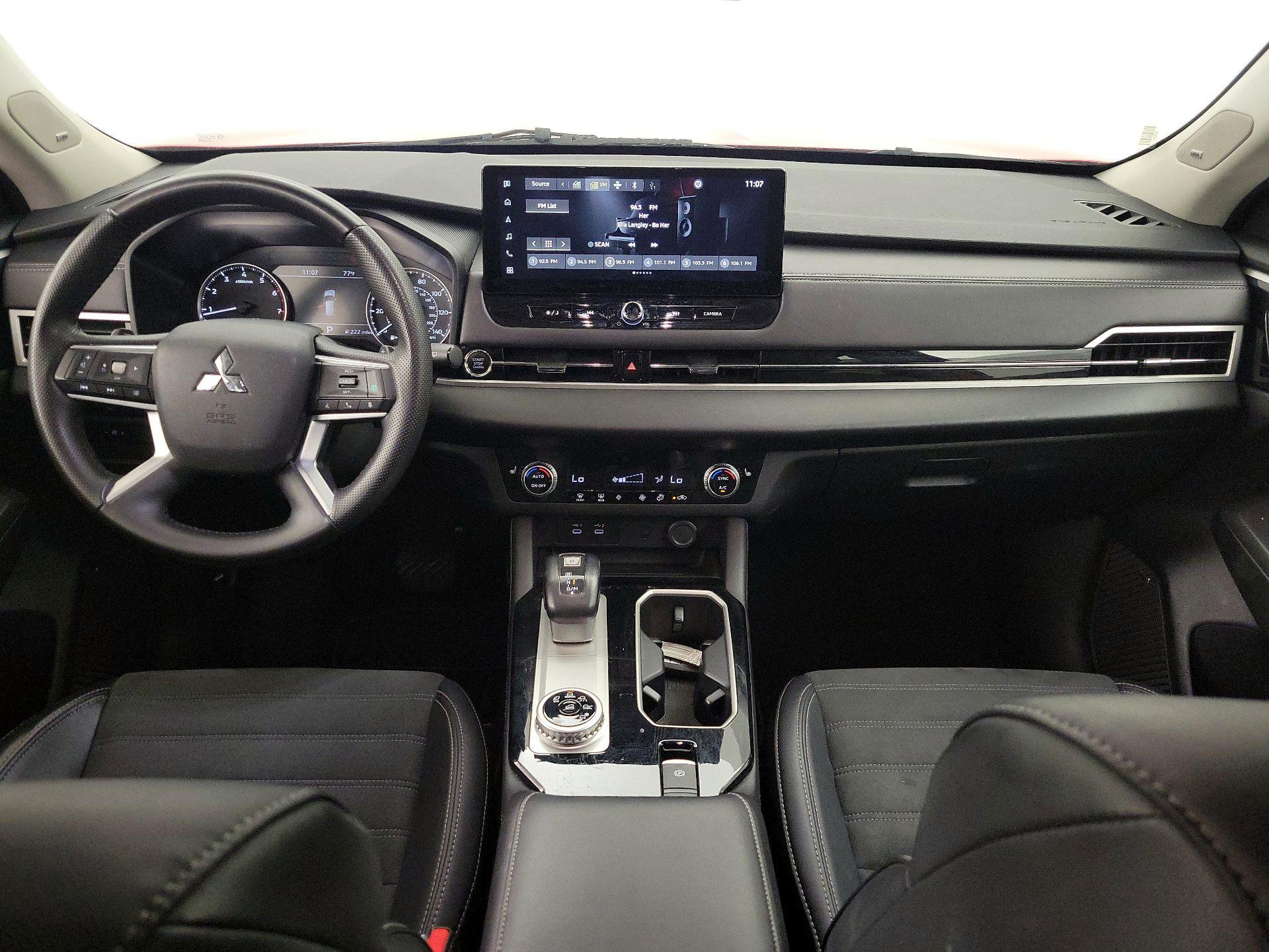 Thumbnail: 2025 Mitsubishi Outlander - 9