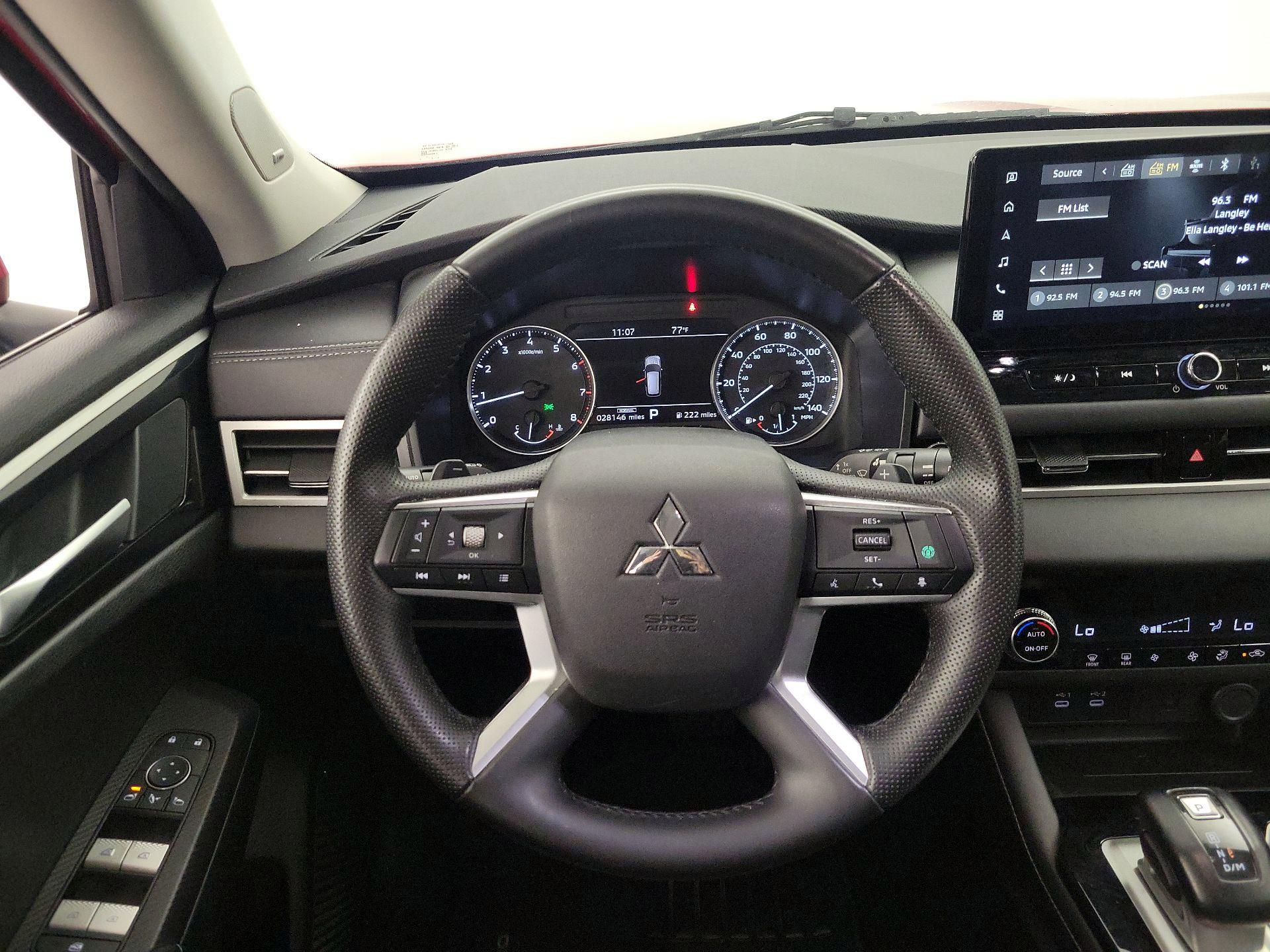 Thumbnail: 2025 Mitsubishi Outlander - 10