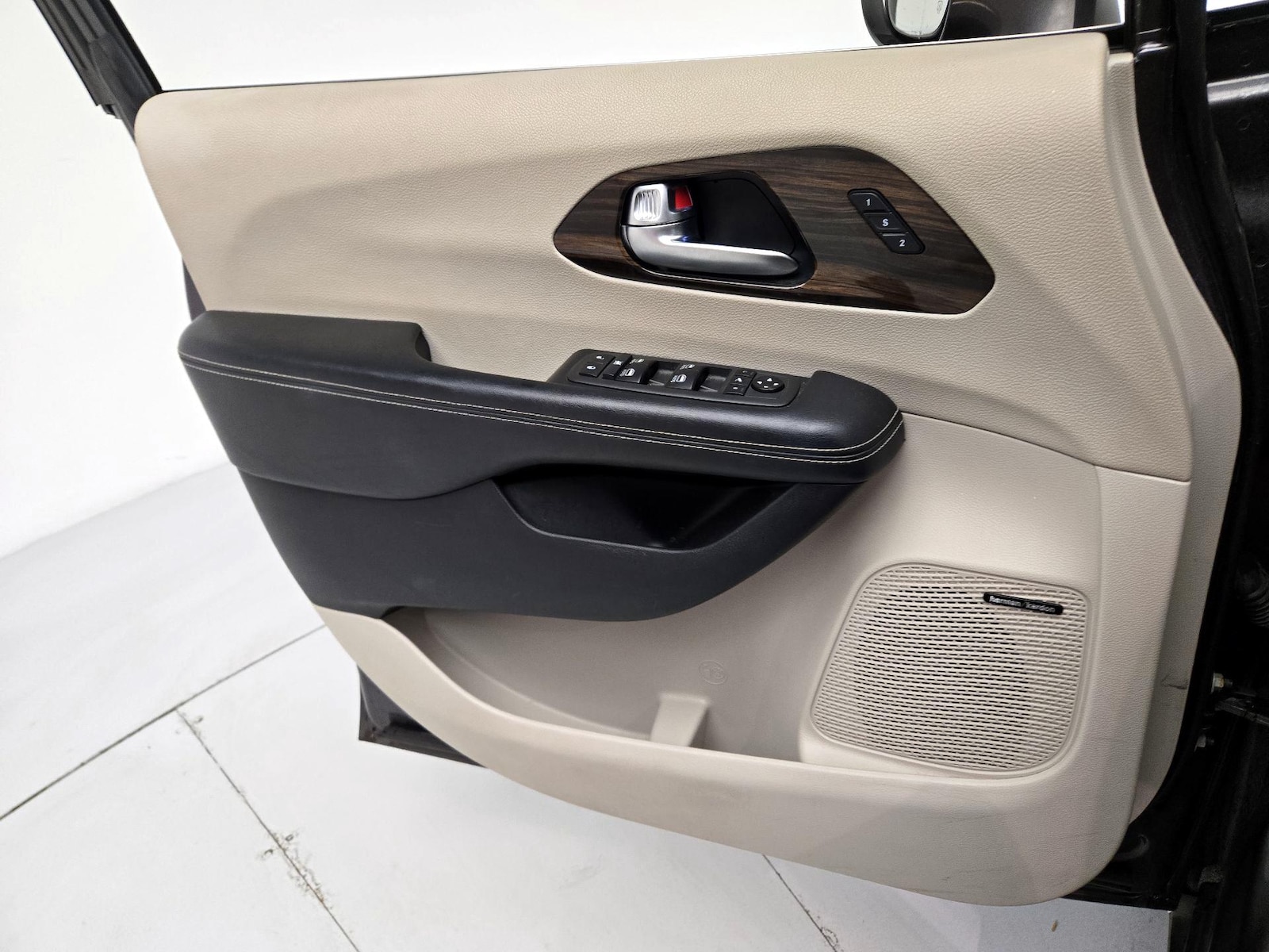 2021 Chrysler Pacifica Limited - Photo 13