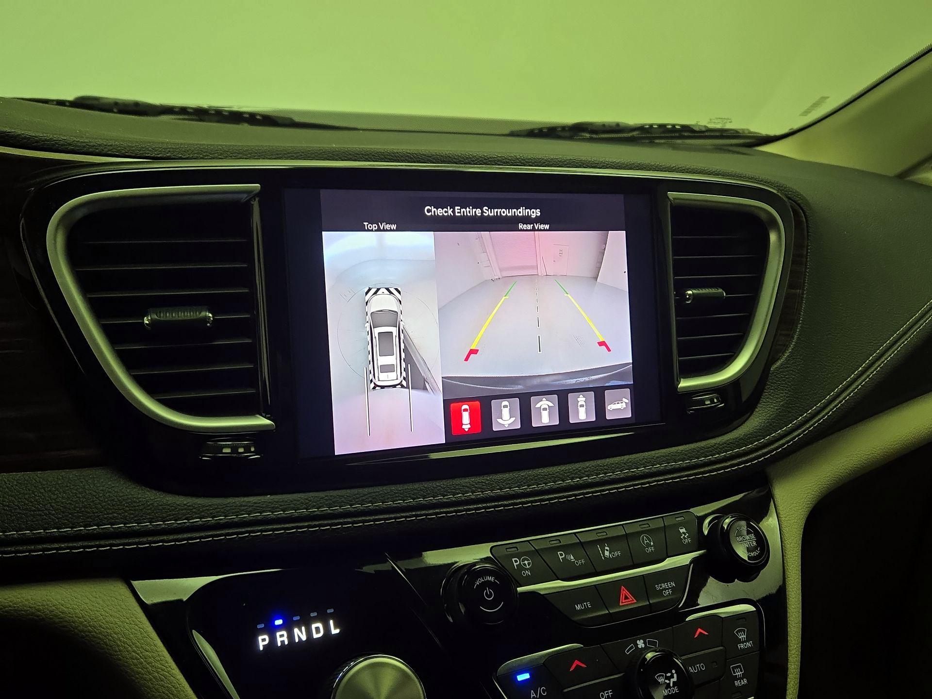 Thumbnail: 2021 Chrysler Pacifica - 15