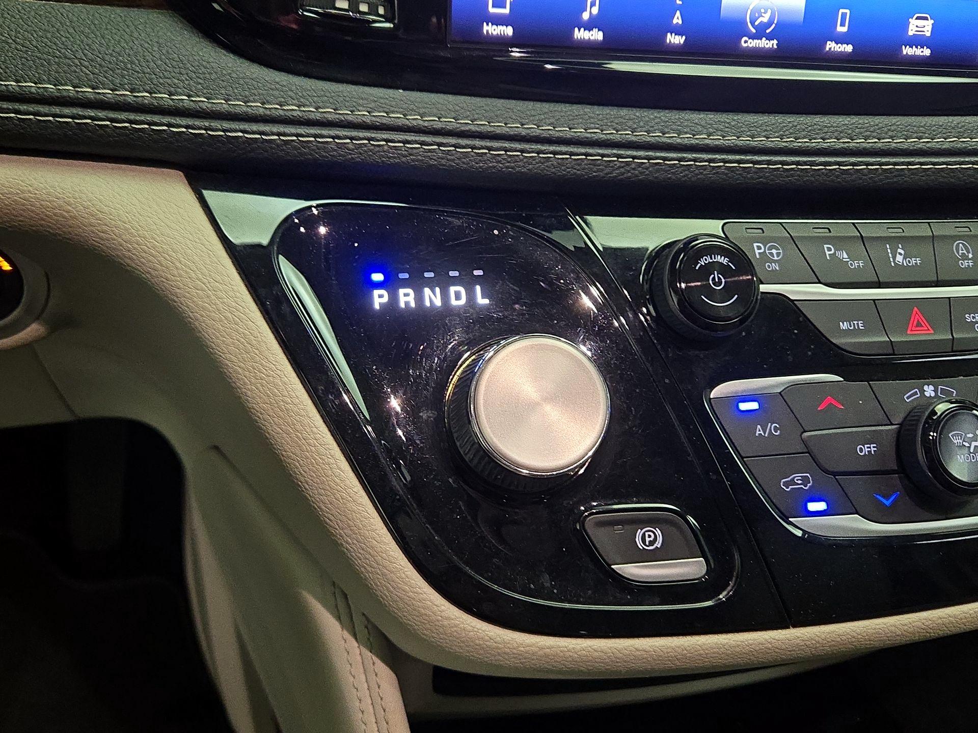 Thumbnail: 2021 Chrysler Pacifica - 18