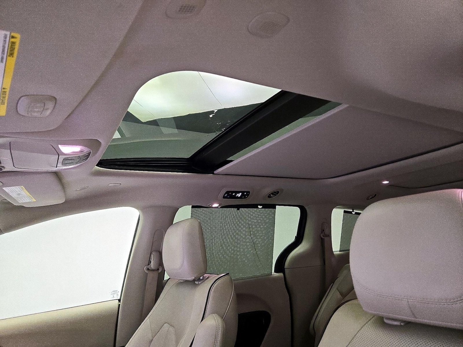2021 Chrysler Pacifica Limited - Photo 21