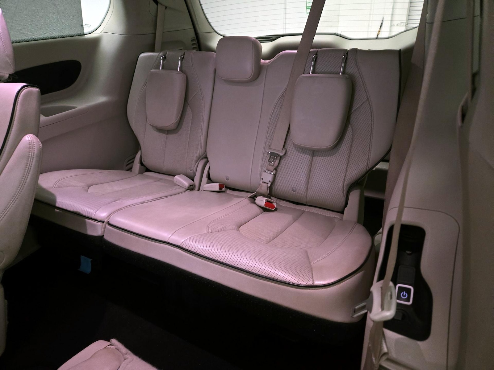 2021 Chrysler Pacifica Limited - Photo 23