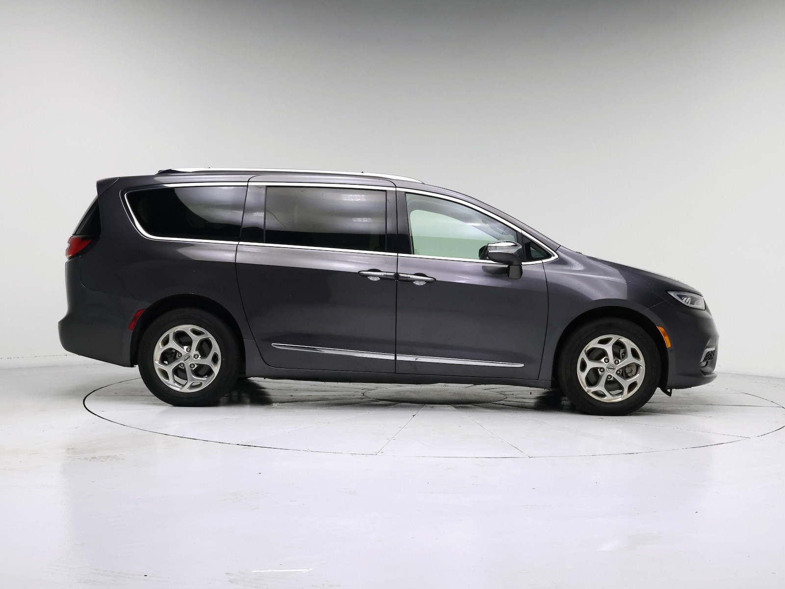 2021 Chrysler Pacifica Limited - Photo 8
