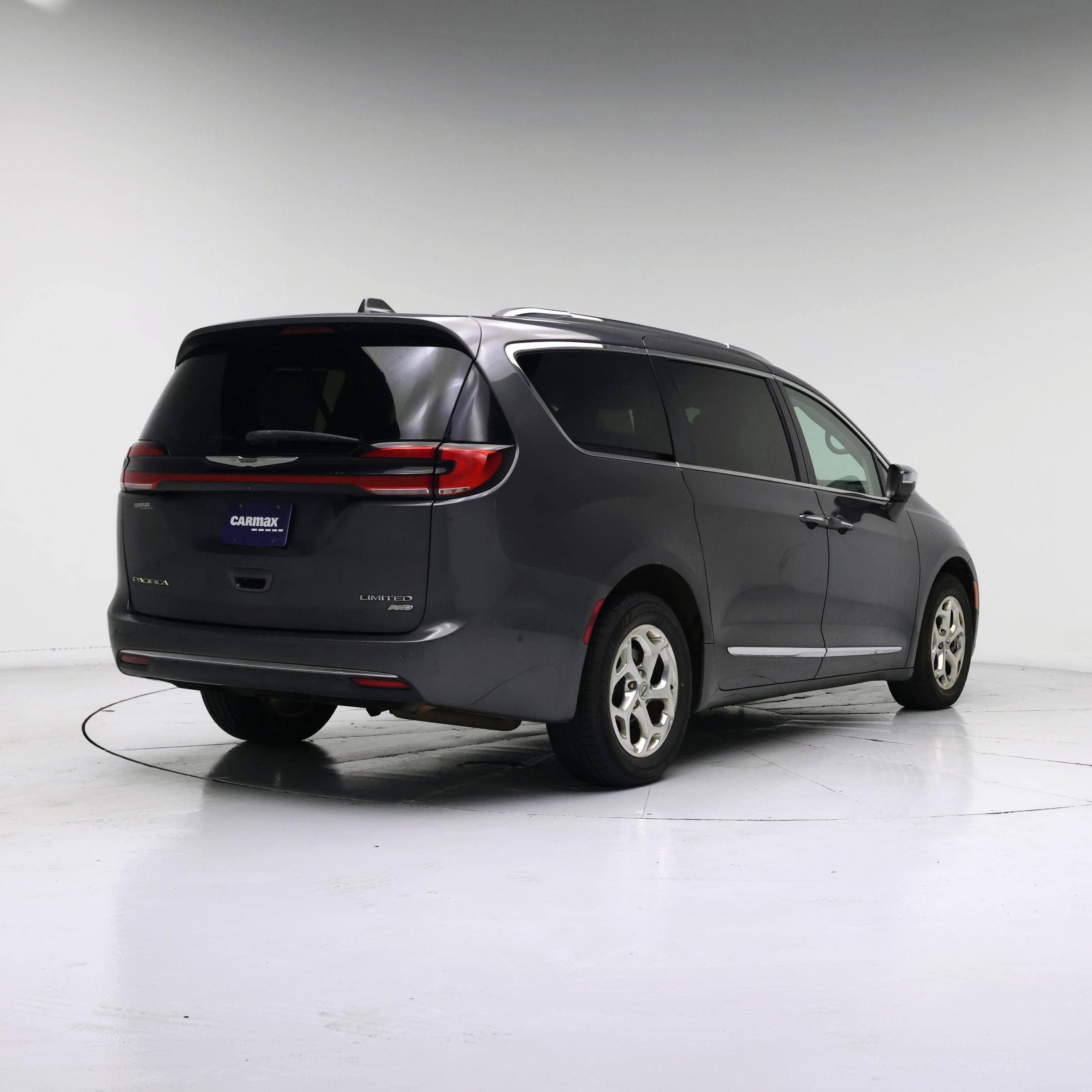 Thumbnail: 2021 Chrysler Pacifica - 8