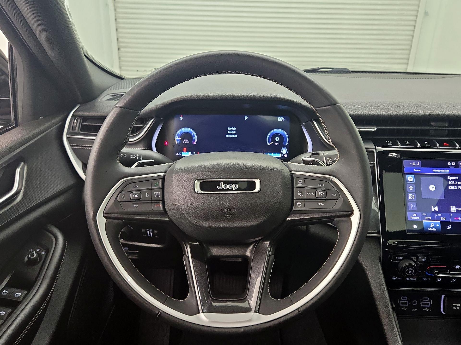 Thumbnail: 2023 Jeep Grand Cherokee - 10