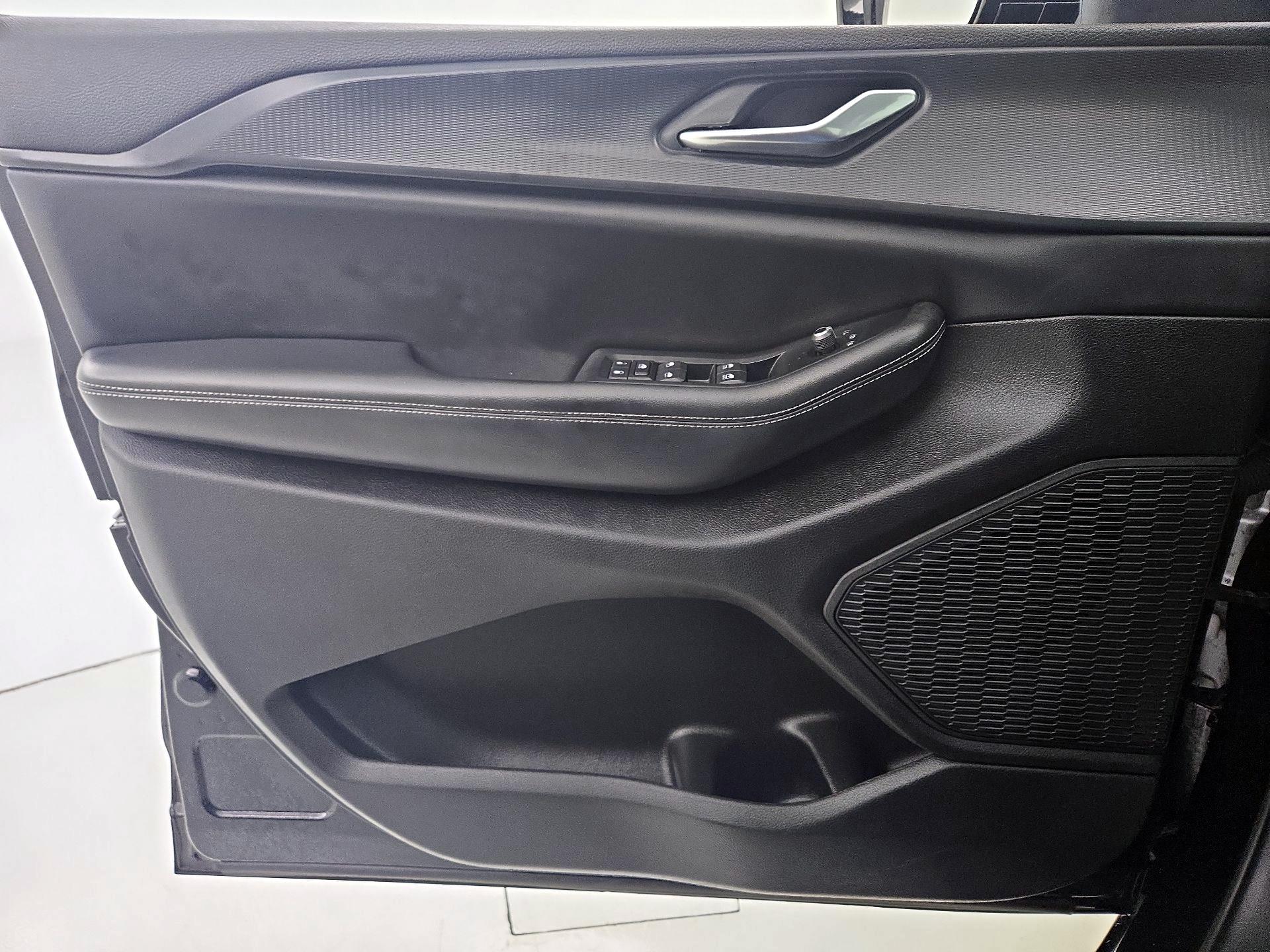 Thumbnail: 2023 Jeep Grand Cherokee - 12