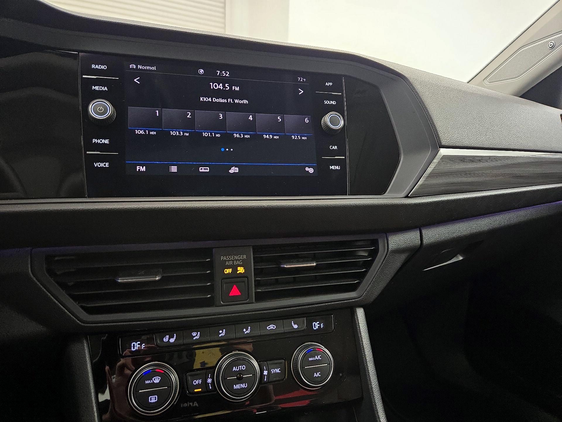 Thumbnail: 2020 Volkswagen Jetta - 16