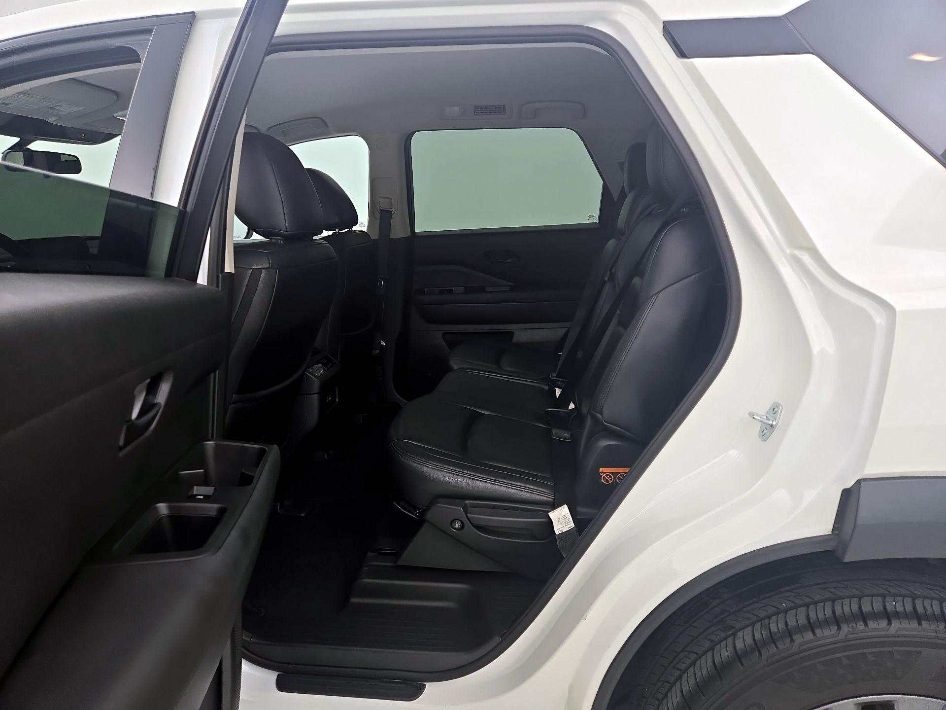 Thumbnail: 2023 Nissan Pathfinder - 19