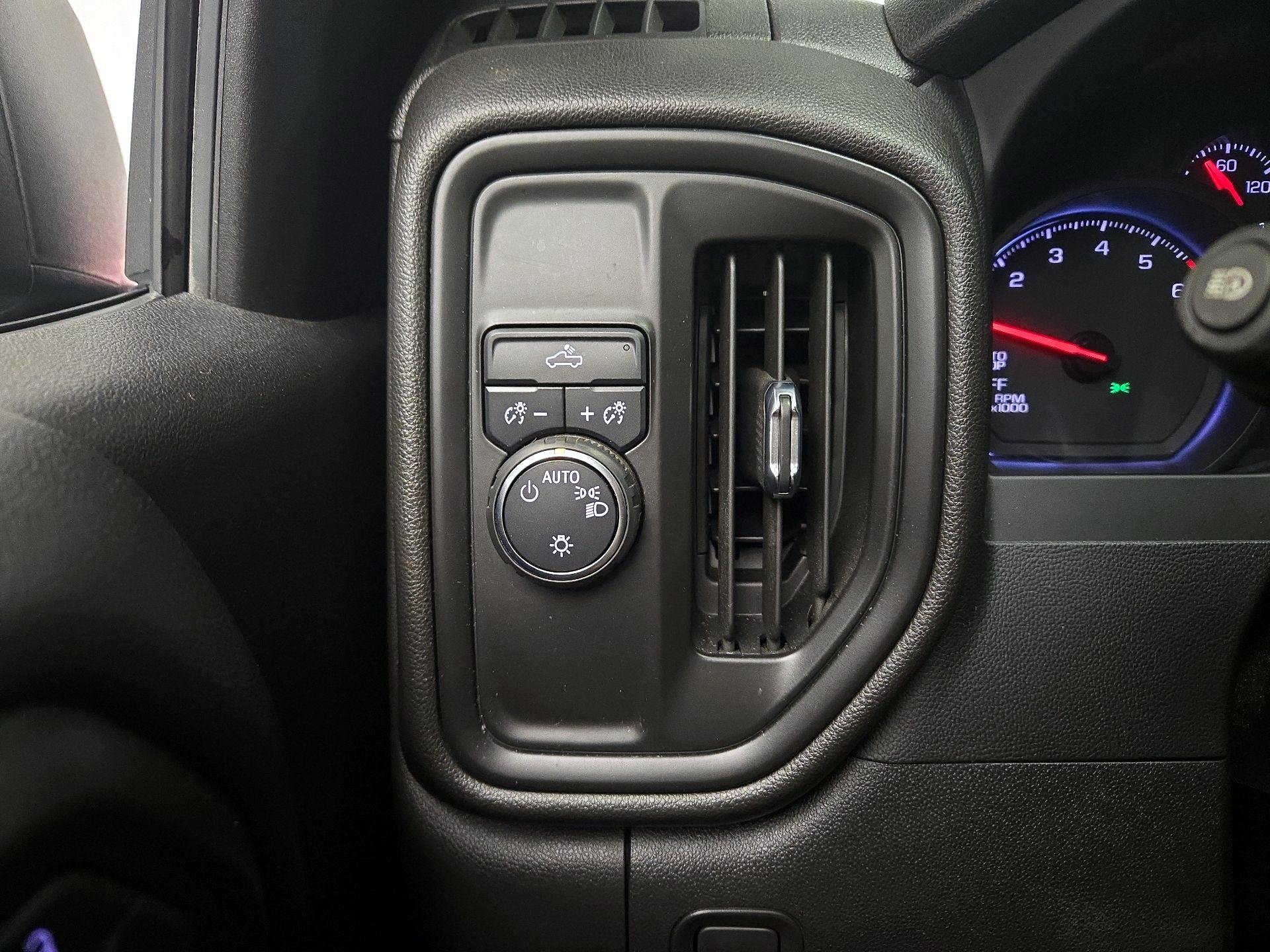 Thumbnail: 2023 Chevrolet Silverado 1500 - 13