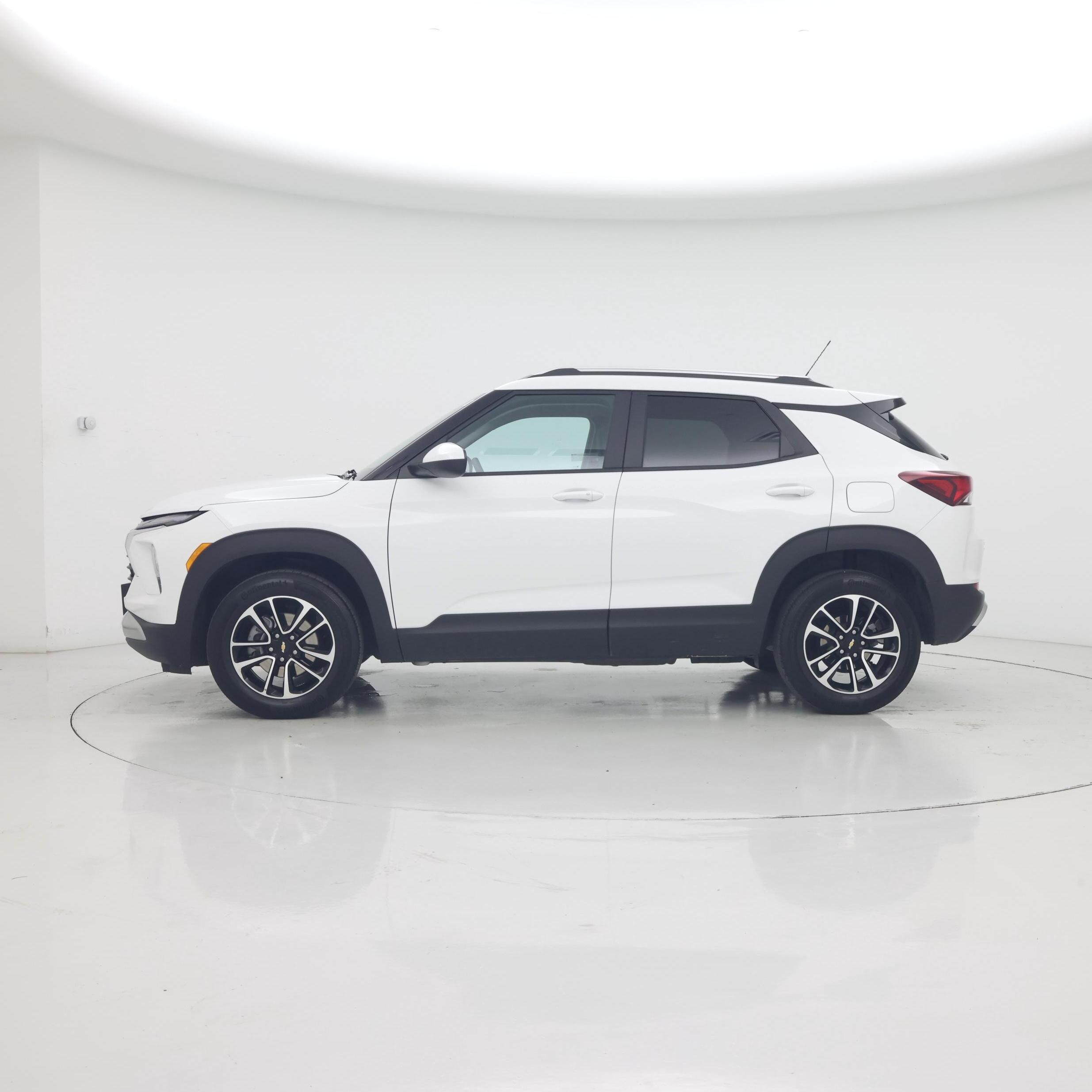 Thumbnail: 2025 Chevrolet TrailBlazer - 3