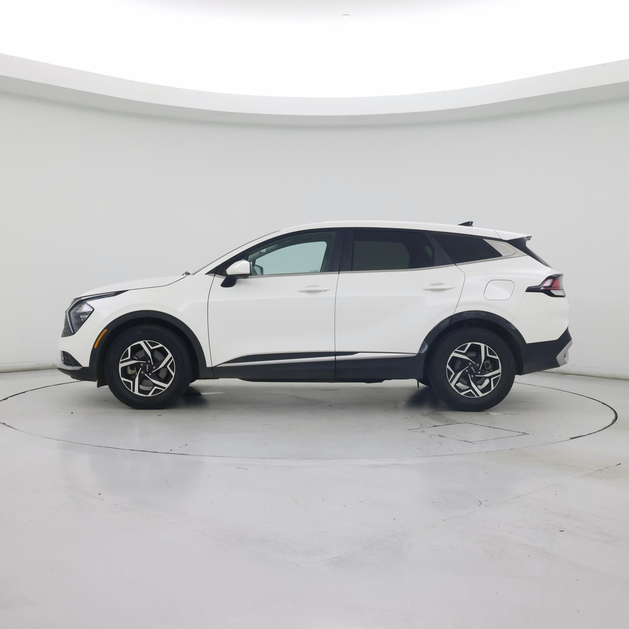 Thumbnail: 2023 Kia Sportage - 3