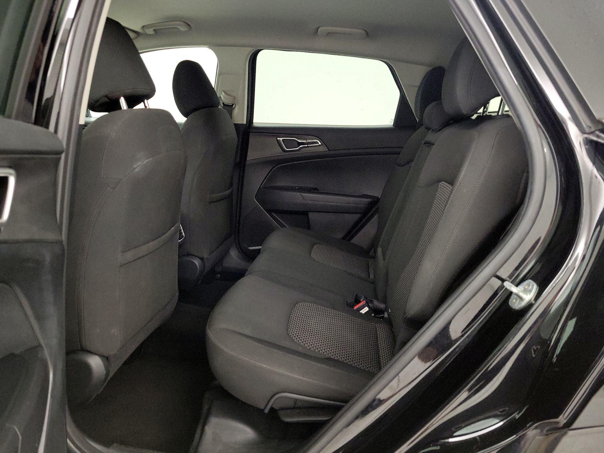 Thumbnail: 2023 Kia Sportage - 17
