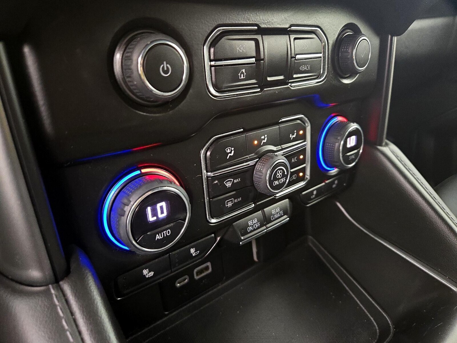 2021 Chevrolet Tahoe Z71 - Photo 17