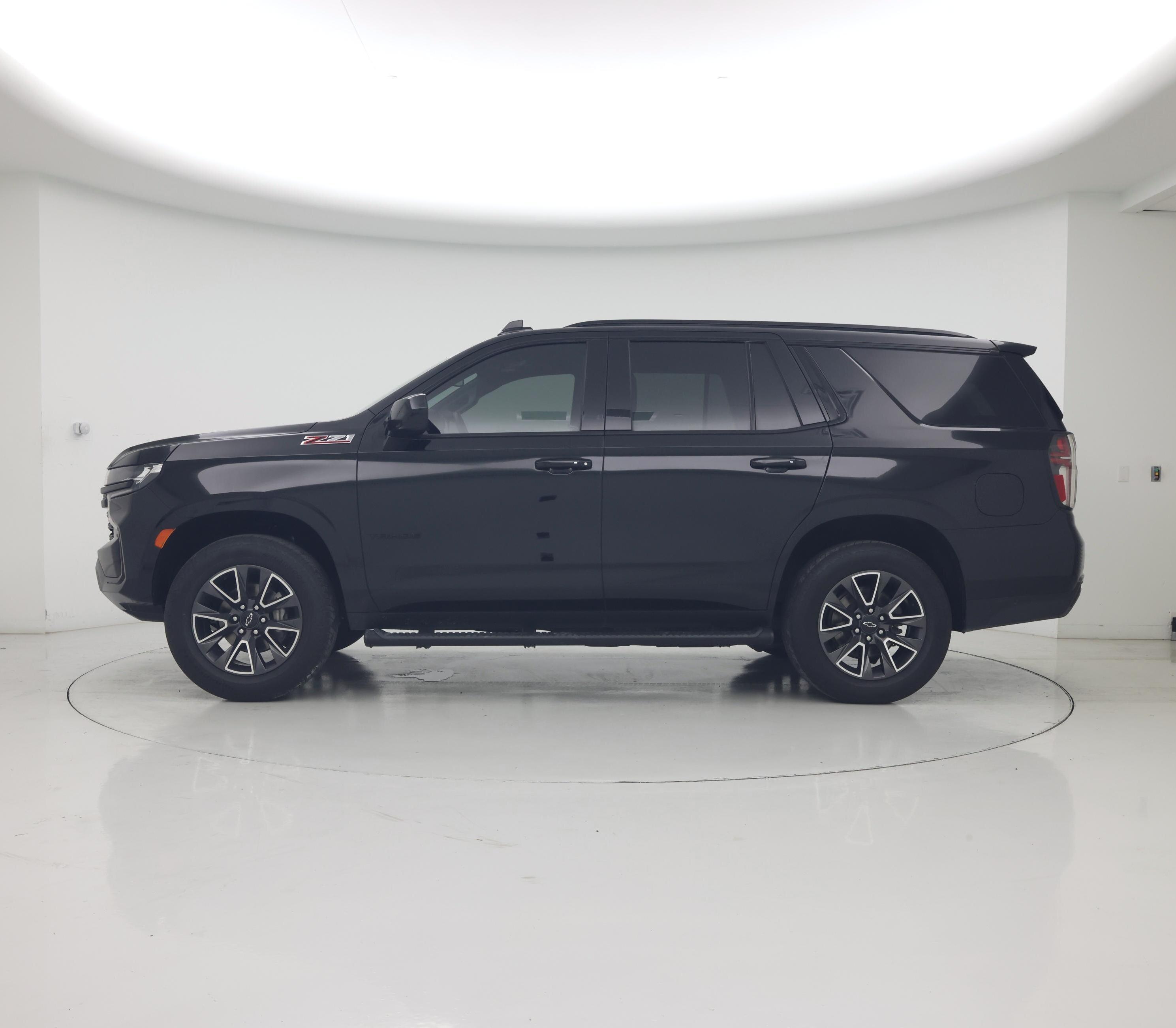 Thumbnail: 2021 Chevrolet Tahoe - 3