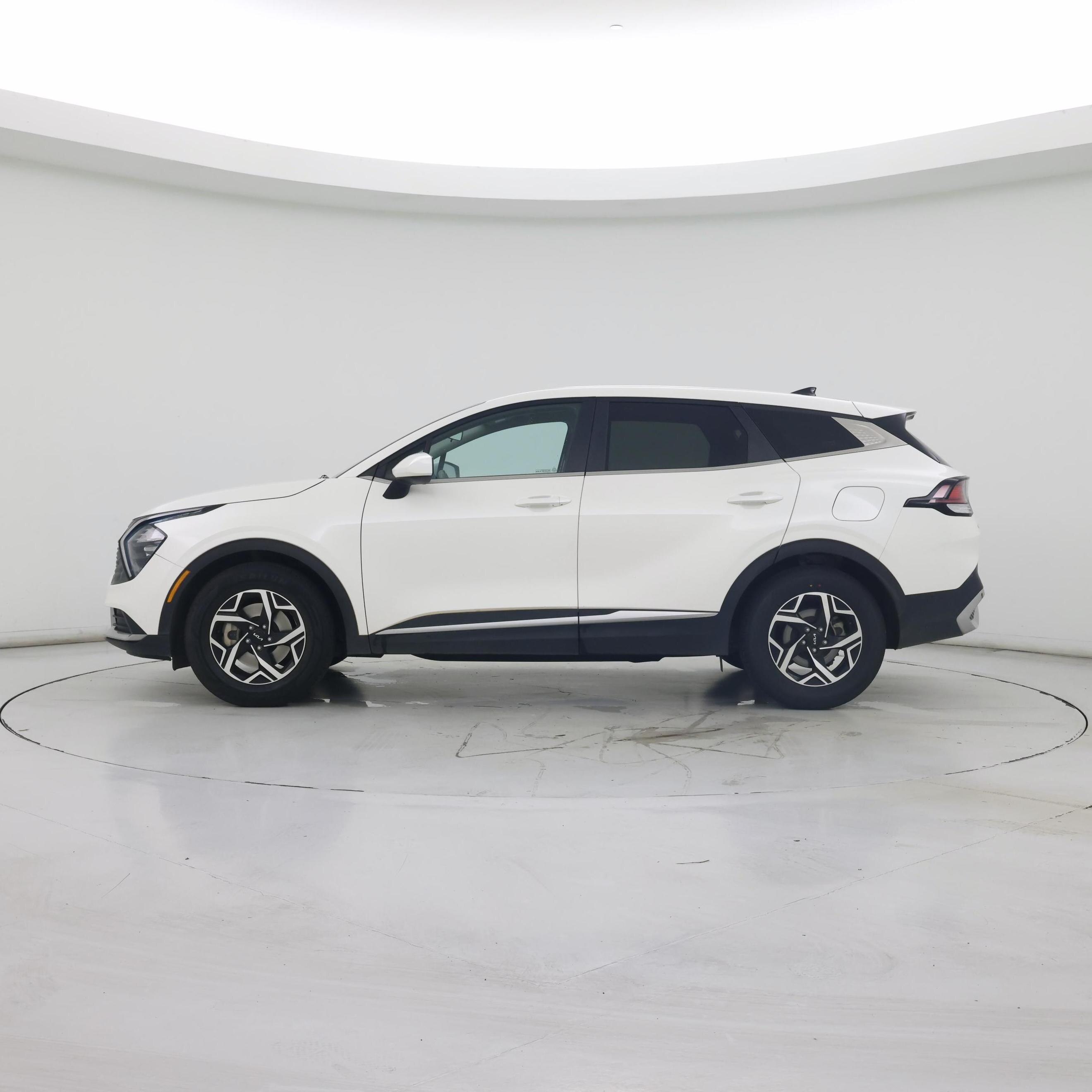Thumbnail: 2023 Kia Sportage - 3