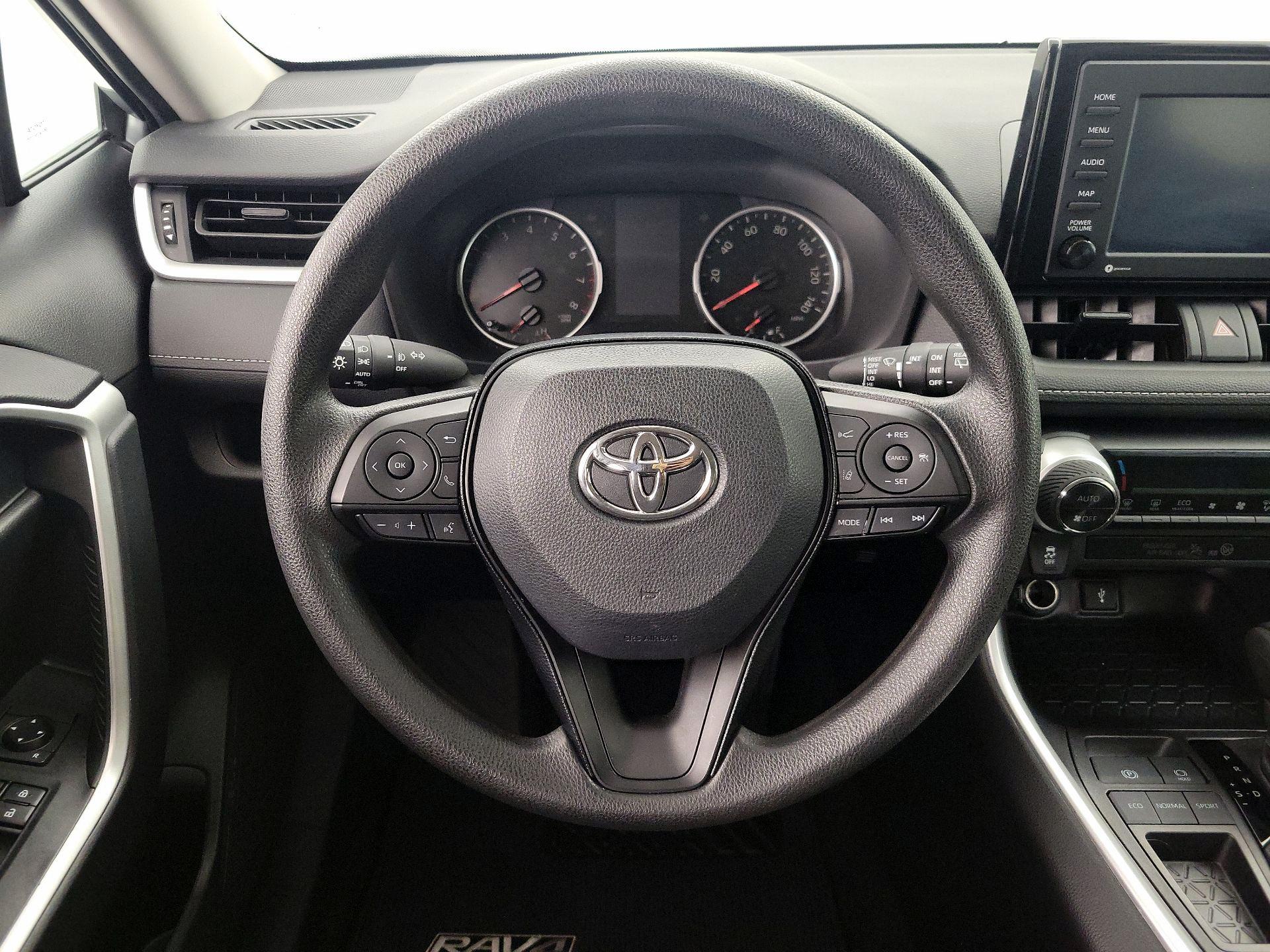 Thumbnail: 2021 Toyota RAV4 - 10