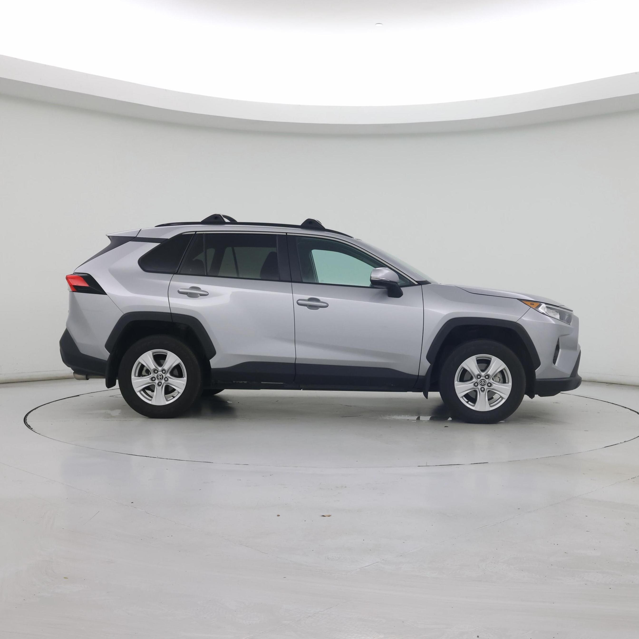 Thumbnail: 2021 Toyota RAV4 - 7