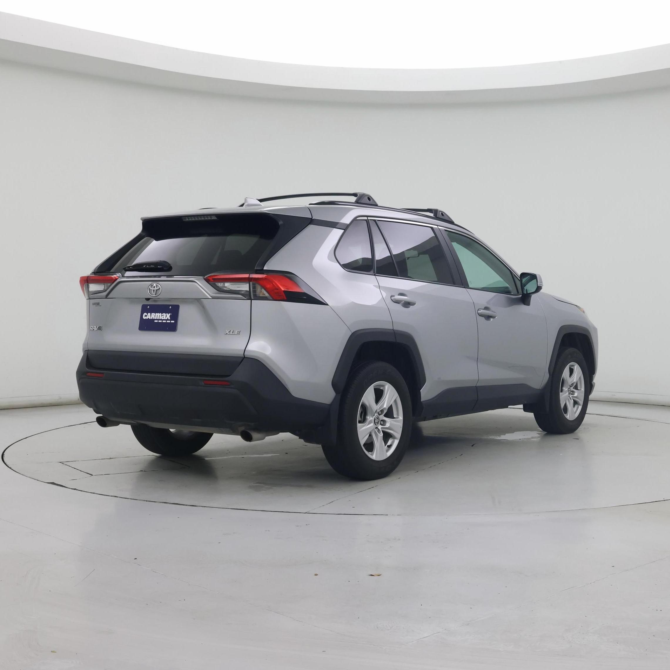 Thumbnail: 2021 Toyota RAV4 - 8
