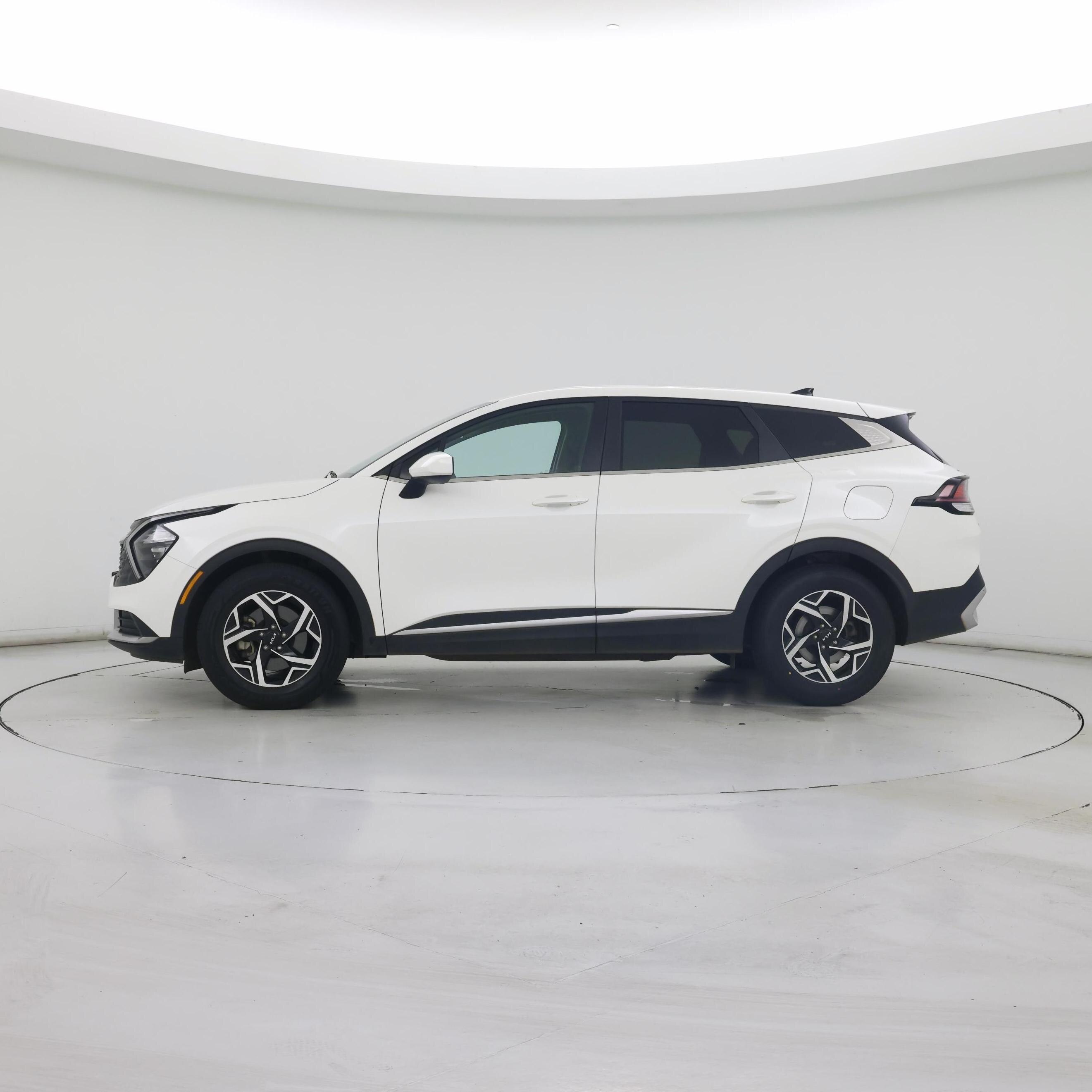 Thumbnail: 2023 Kia Sportage - 3