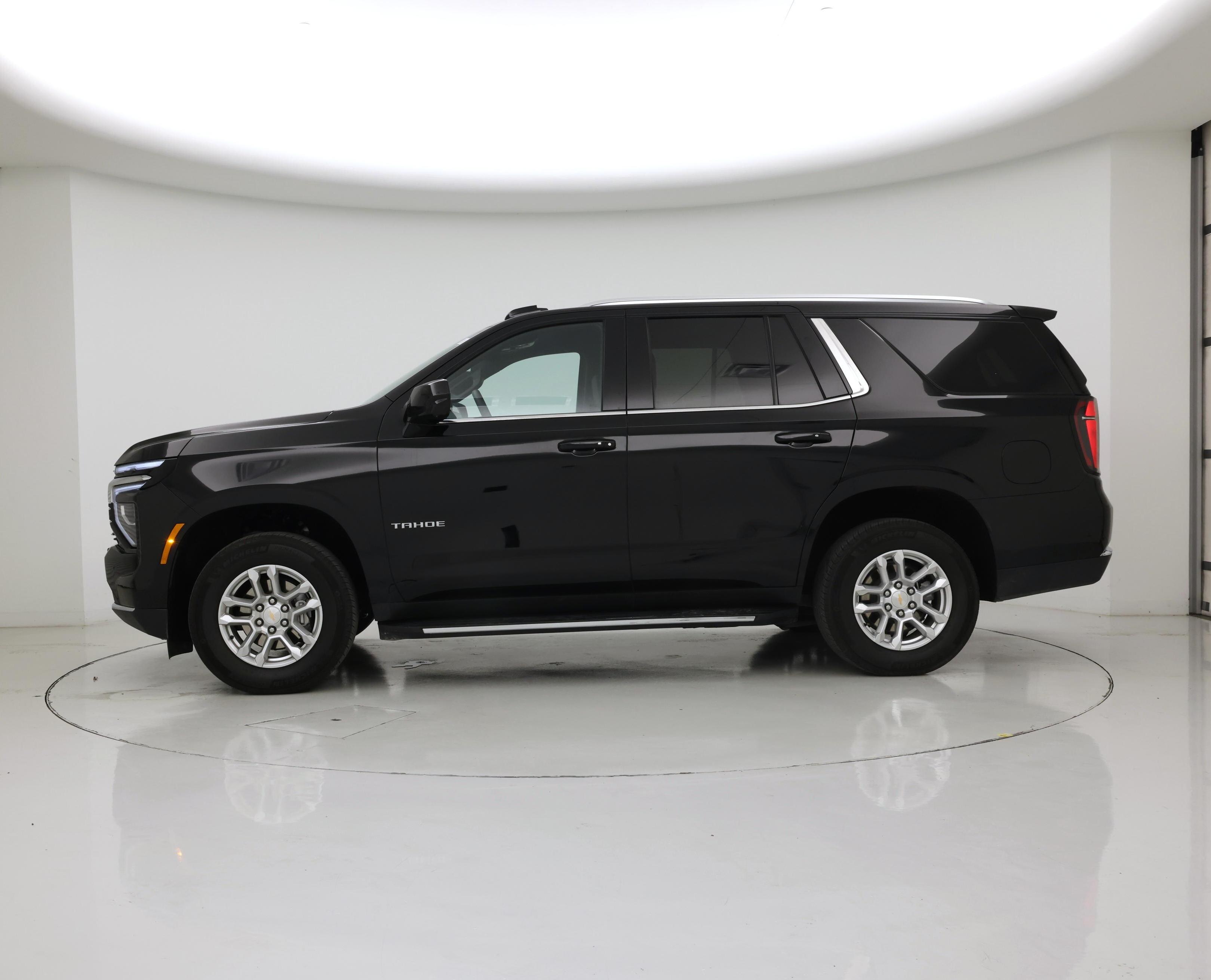 Thumbnail: 2025 Chevrolet Tahoe - 3