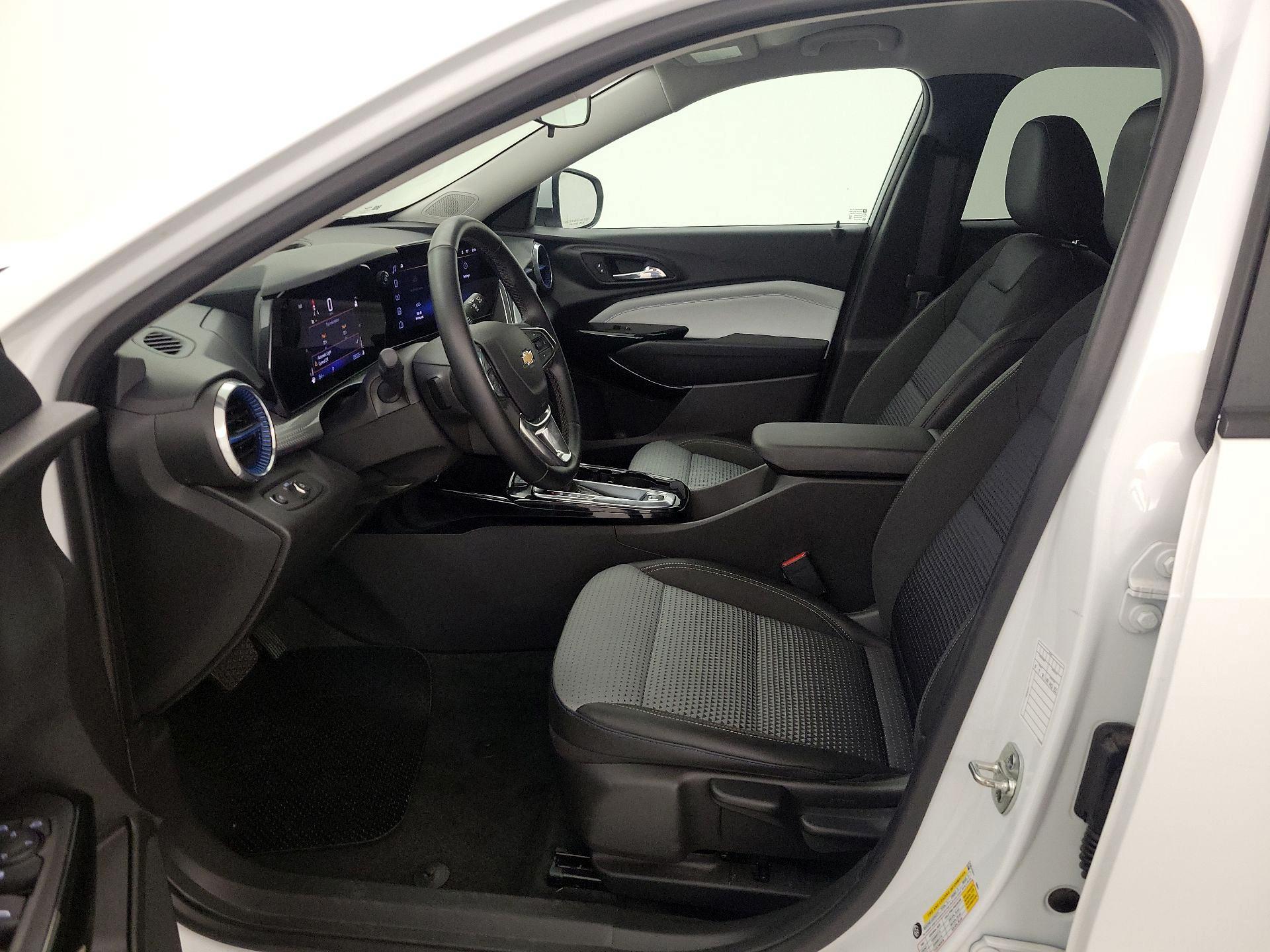 Thumbnail: 2025 Chevrolet Trax - 11