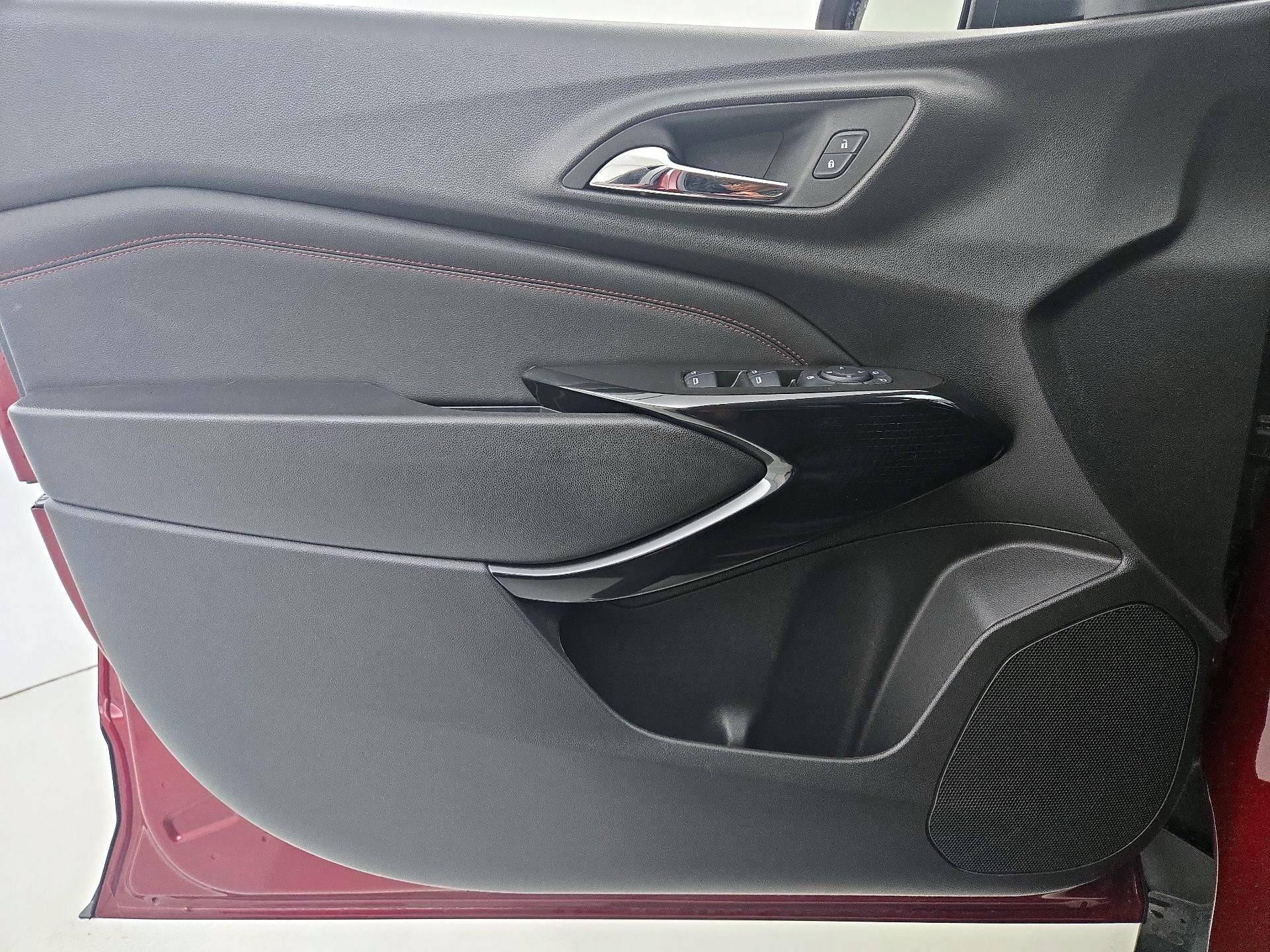 Thumbnail: 2025 Chevrolet Trax - 12