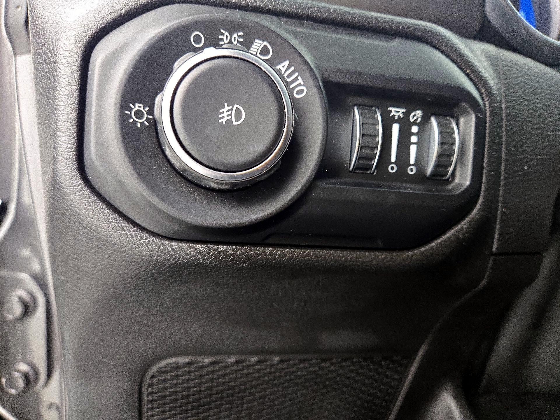 Thumbnail: 2021 Jeep Wrangler - 13