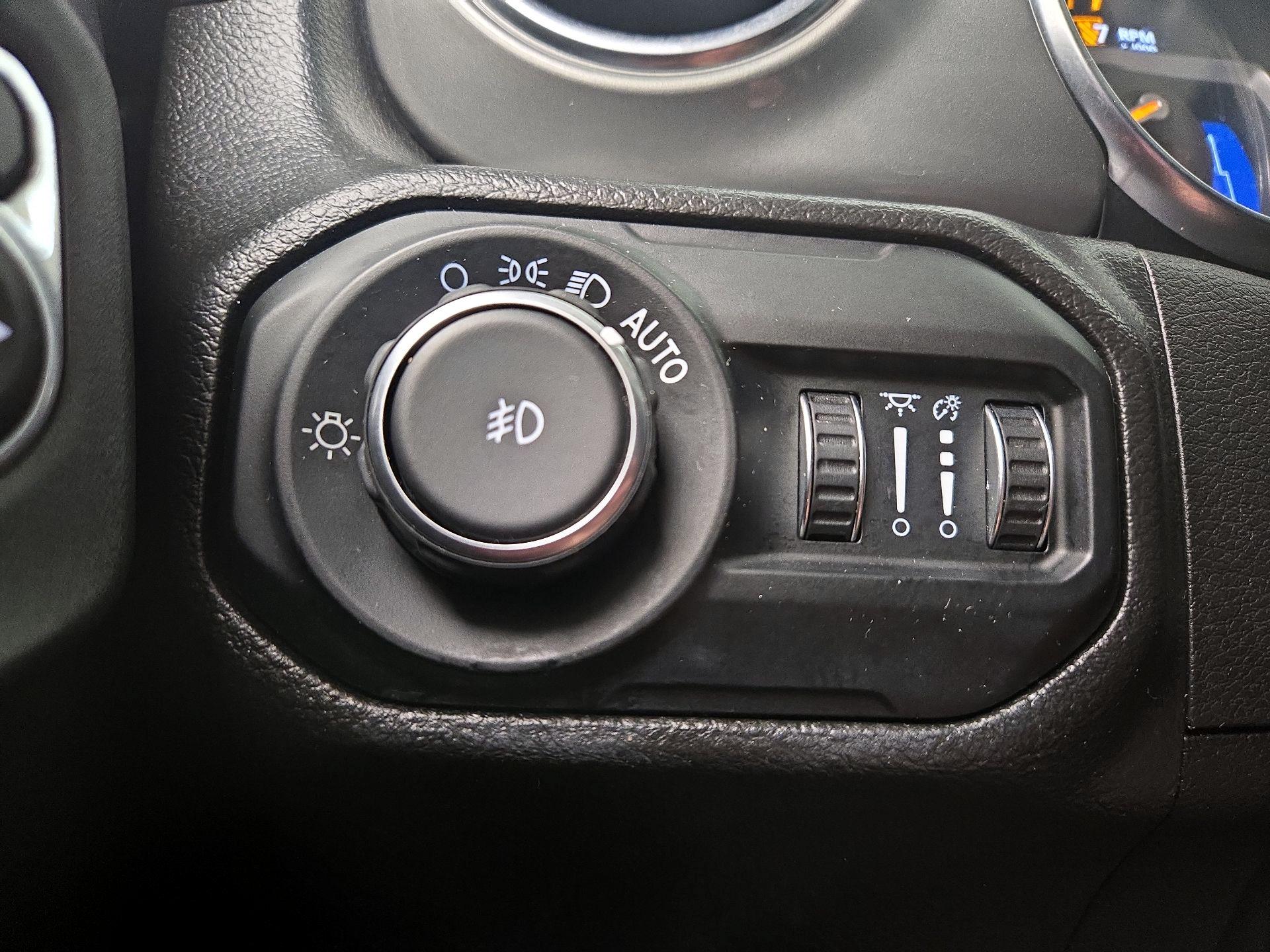 Thumbnail: 2022 Jeep Wrangler - 13