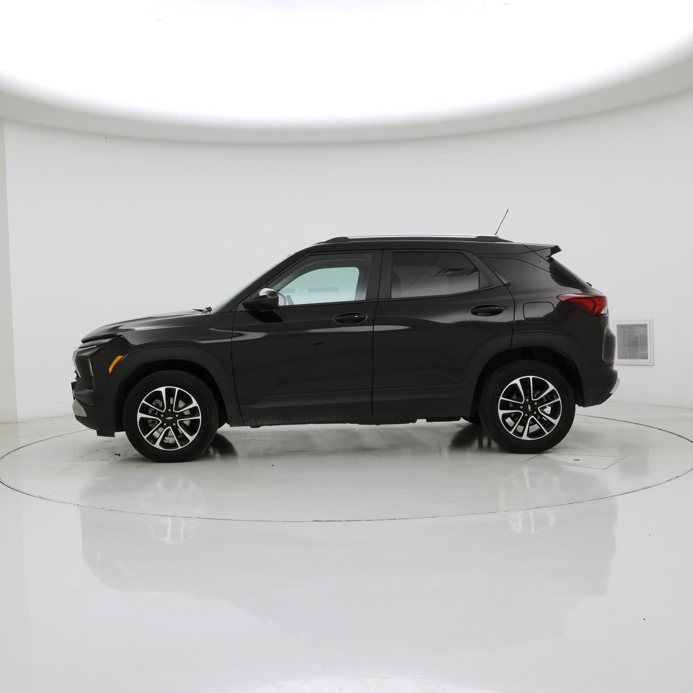 Thumbnail: 2025 Chevrolet TrailBlazer - 3