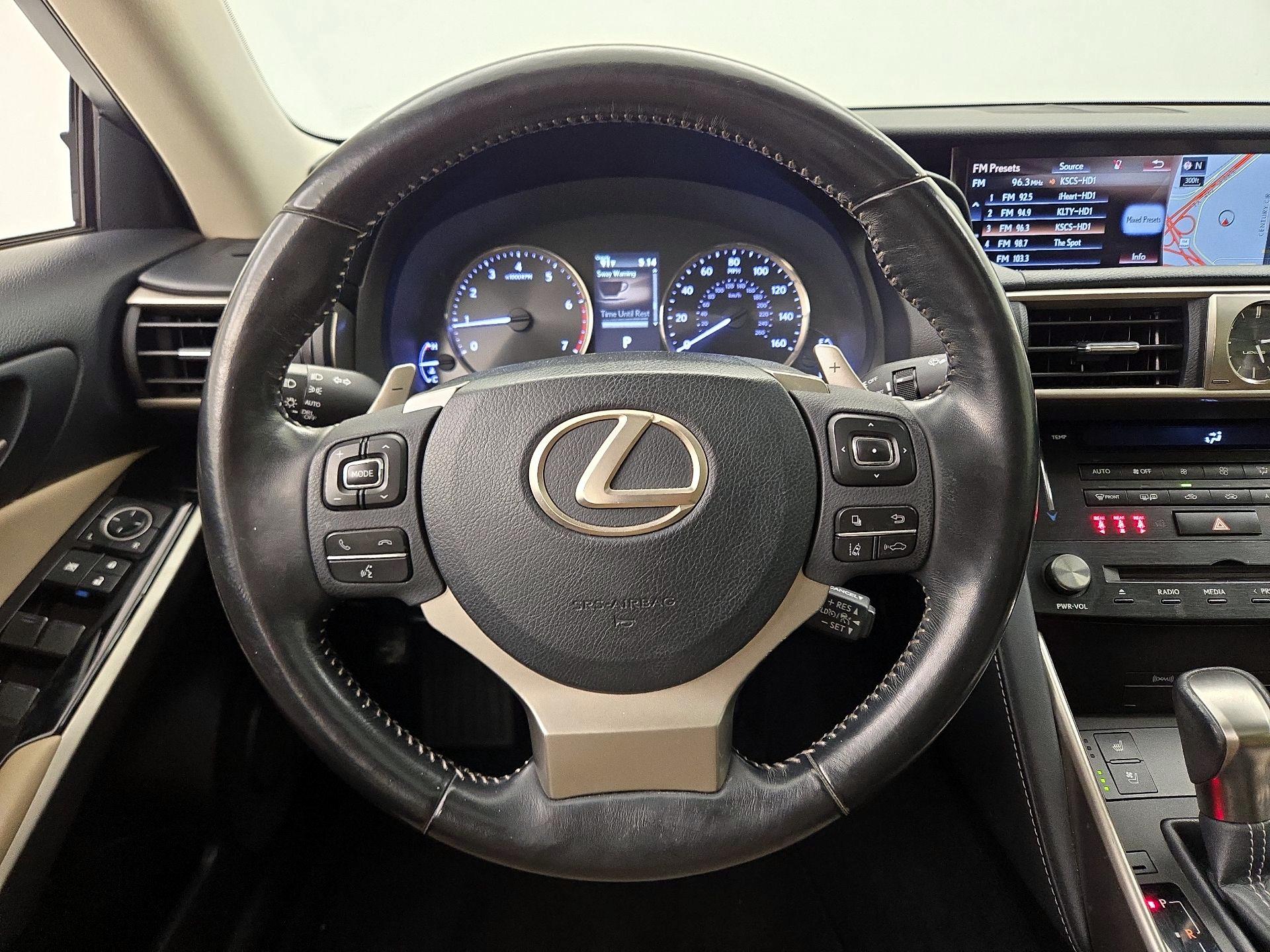 Thumbnail: 2017 Lexus IS - 10