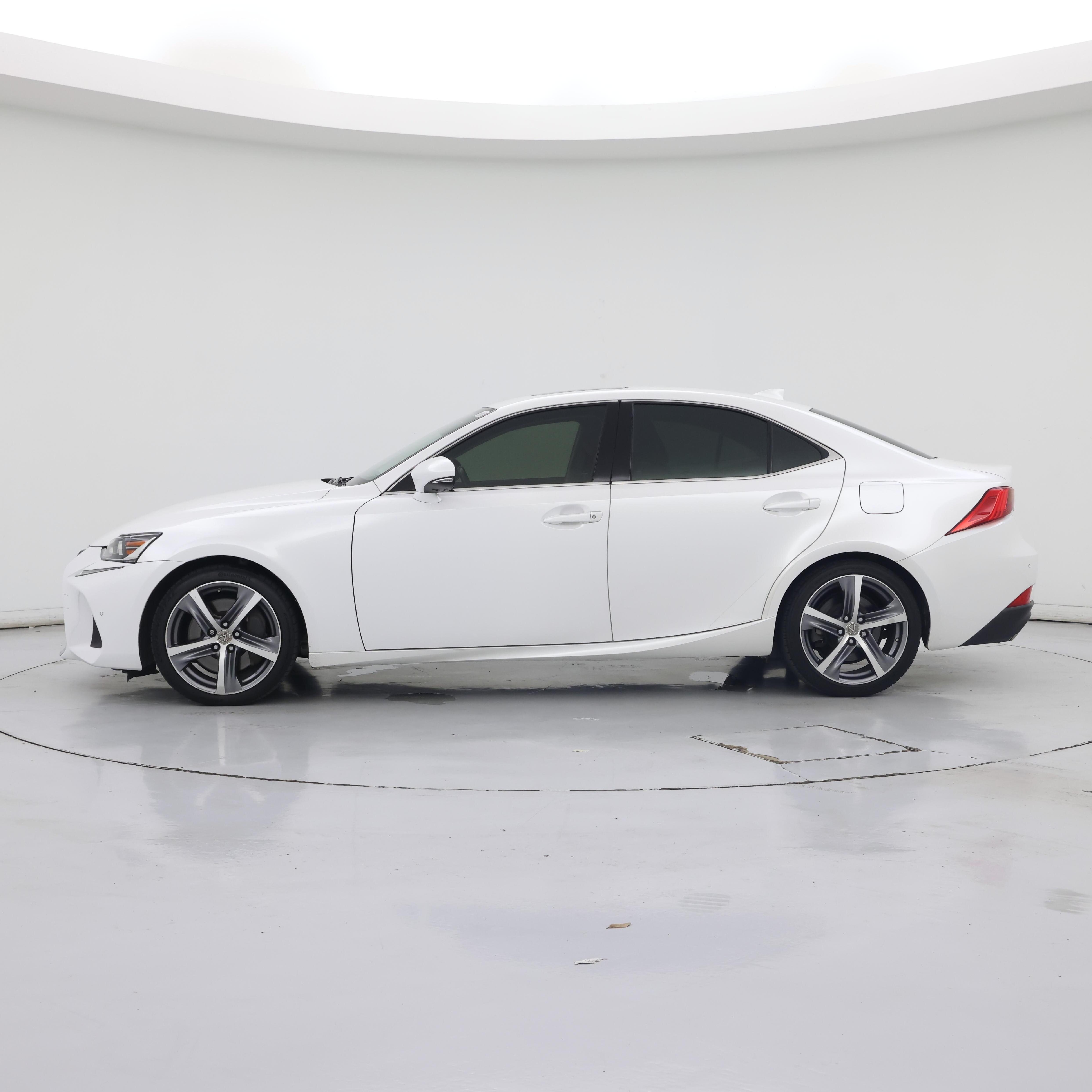 Thumbnail: 2017 Lexus IS - 3