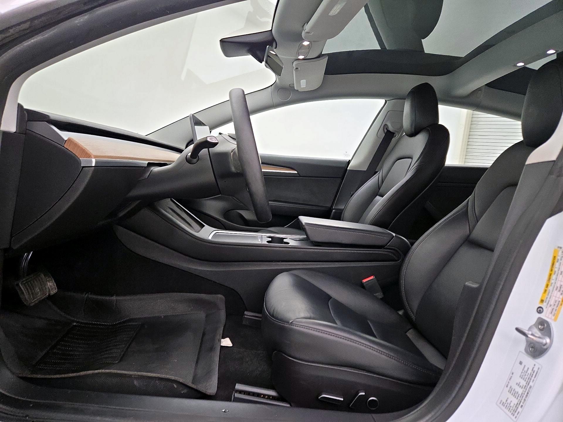 Thumbnail: 2022 Tesla Model 3 - 11
