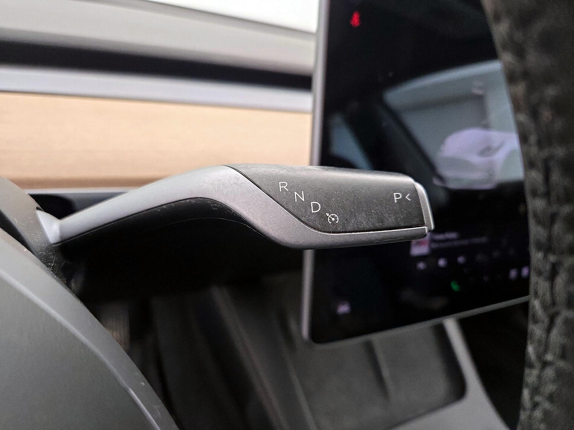 Thumbnail: 2022 Tesla Model 3 - 17
