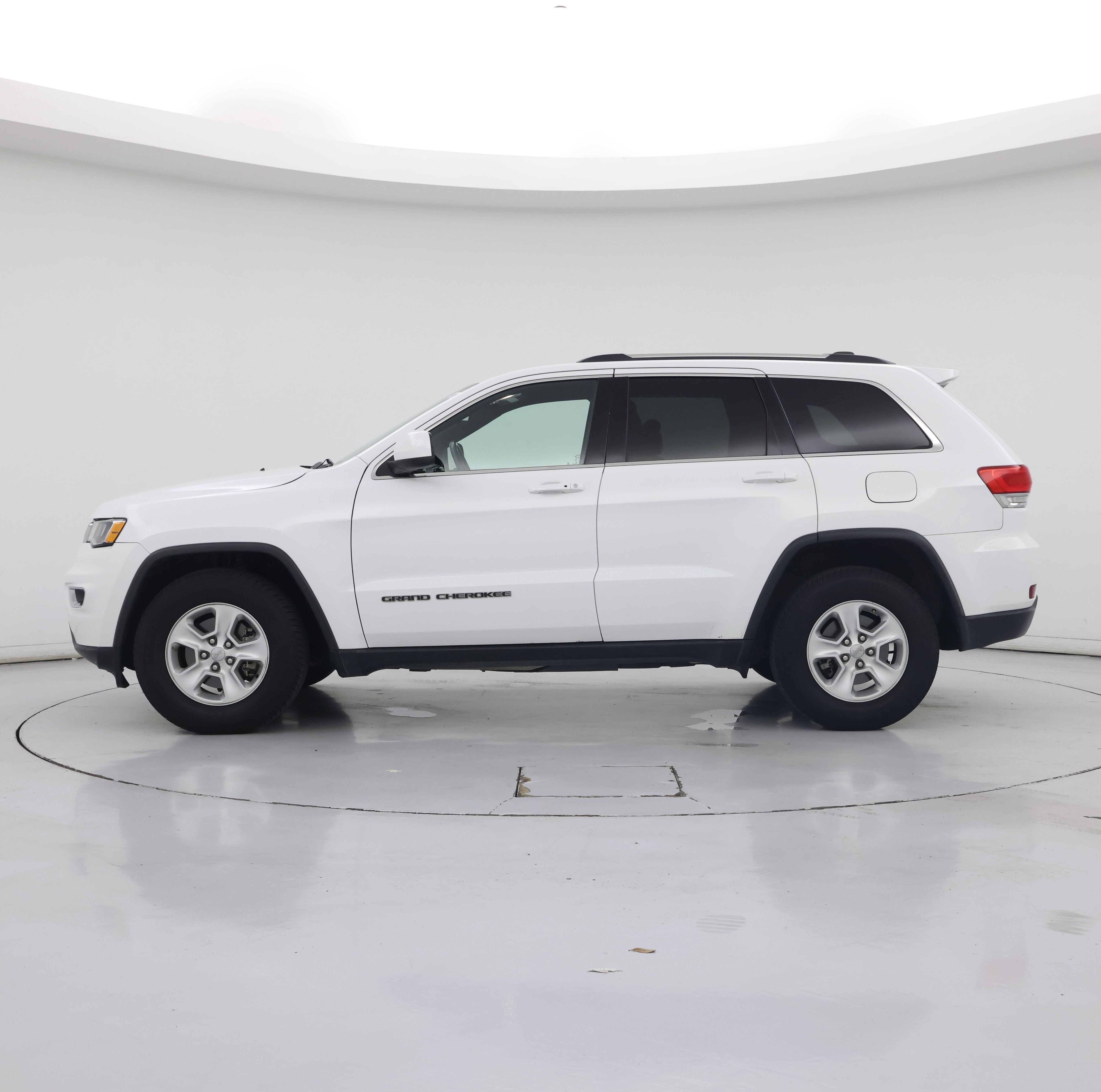 Thumbnail: 2017 Jeep Grand Cherokee - 3