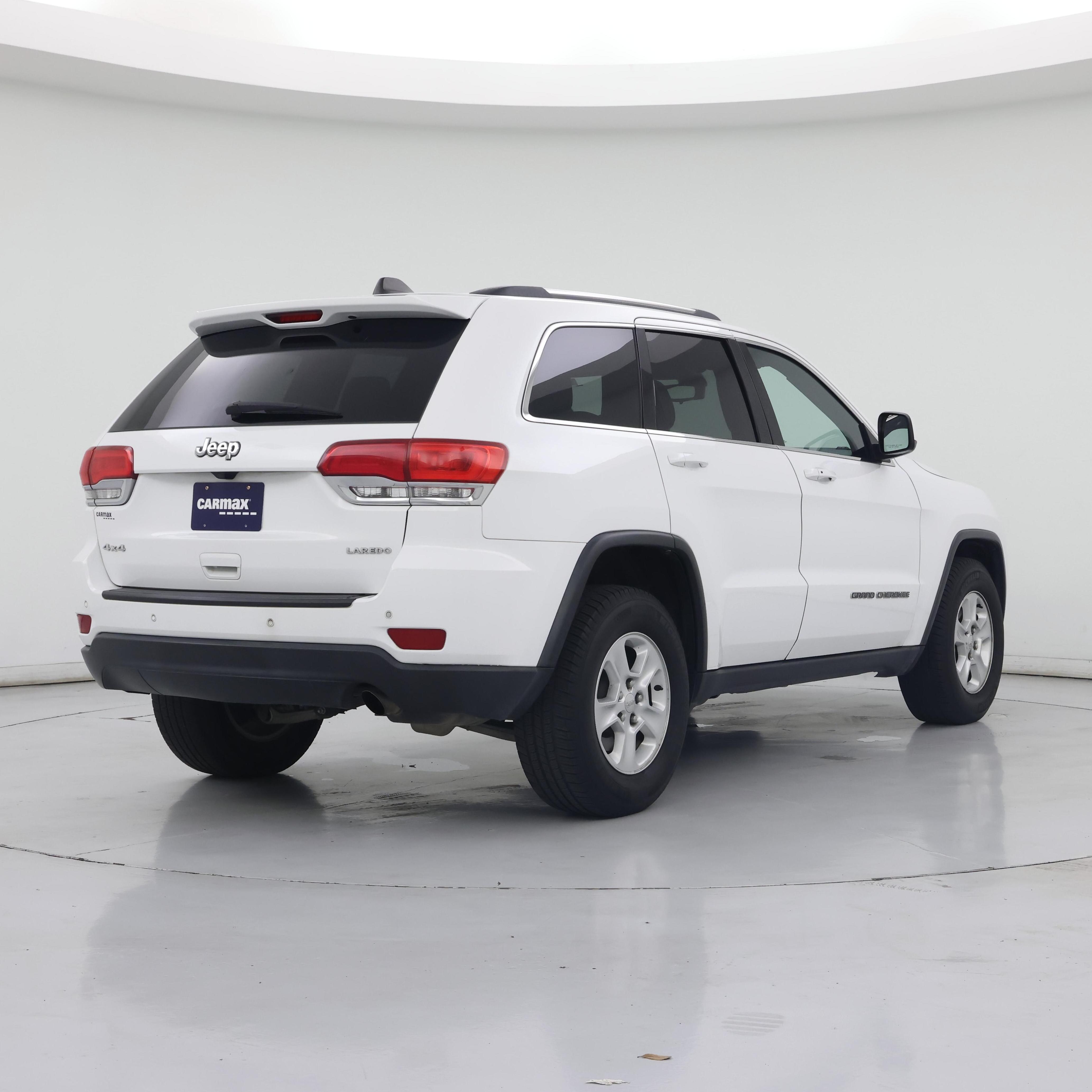 Thumbnail: 2017 Jeep Grand Cherokee - 8