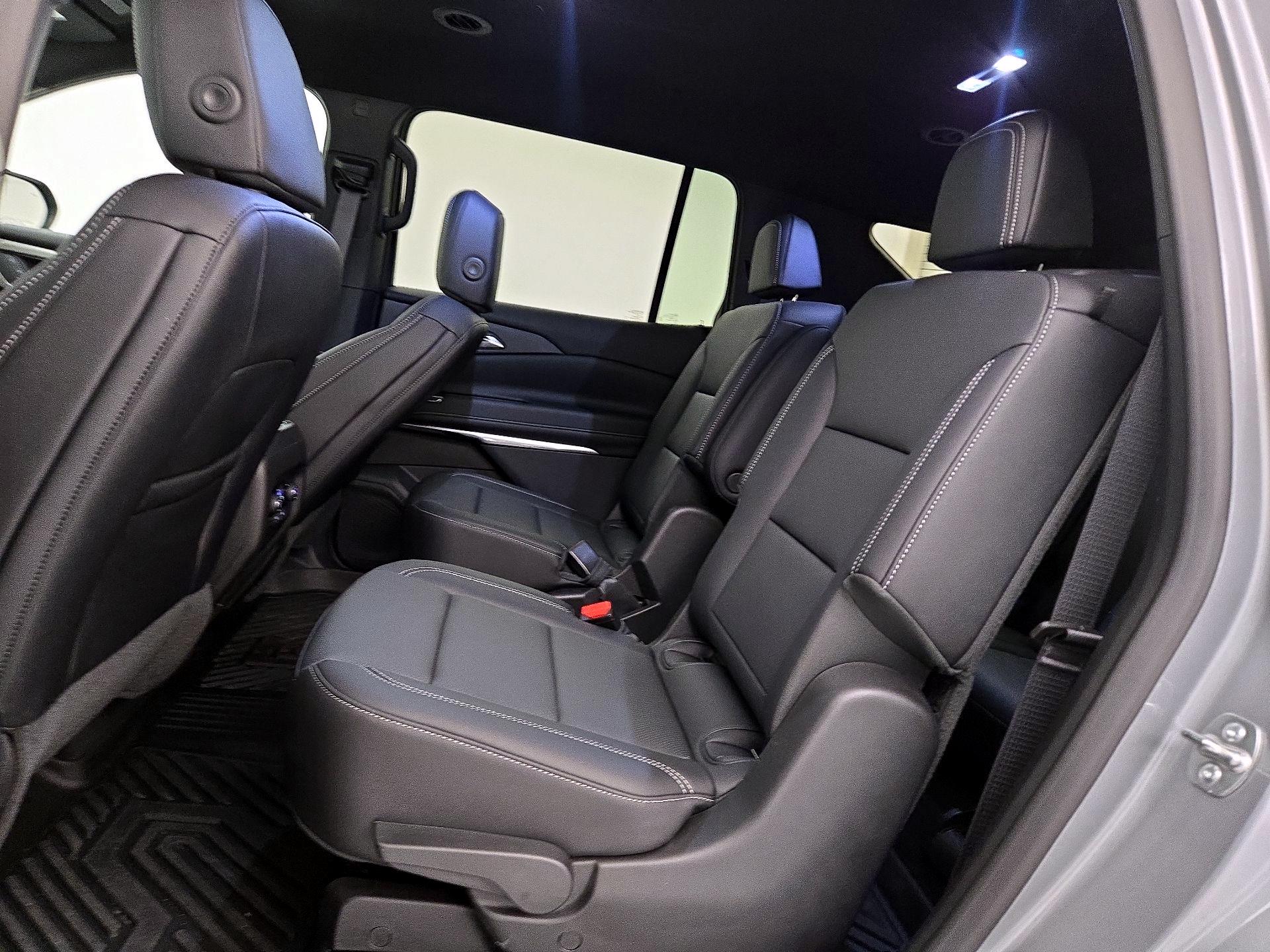 Thumbnail: 2025 Chevrolet Traverse - 19