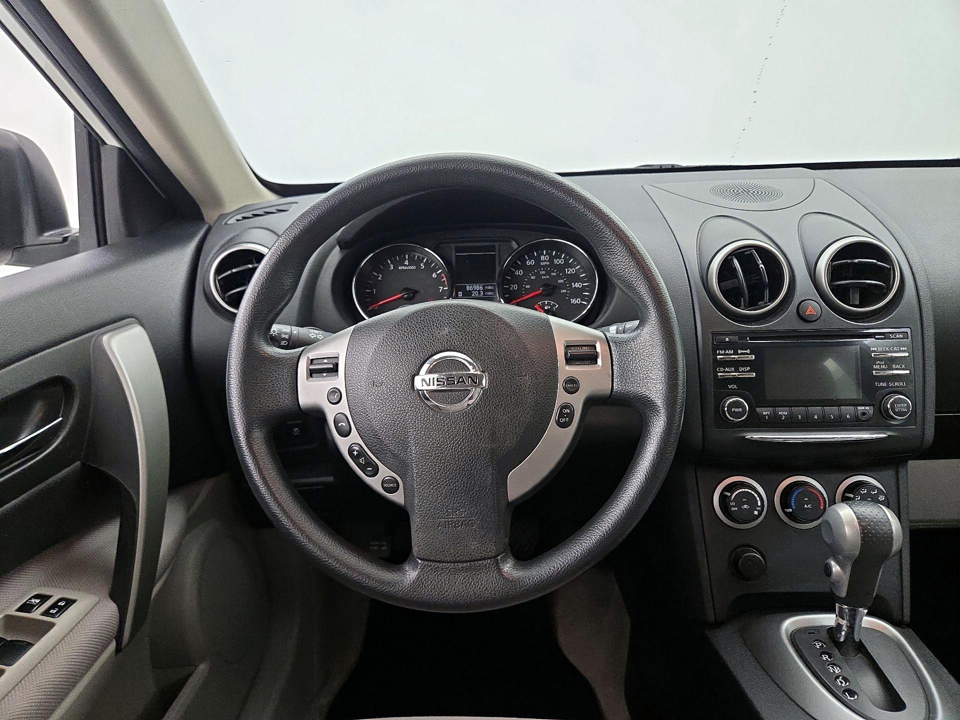 Thumbnail: 2015 Nissan Rogue - 10