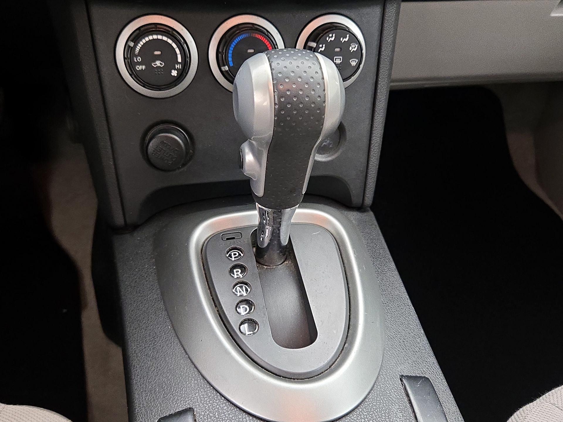 Thumbnail: 2015 Nissan Rogue - 17