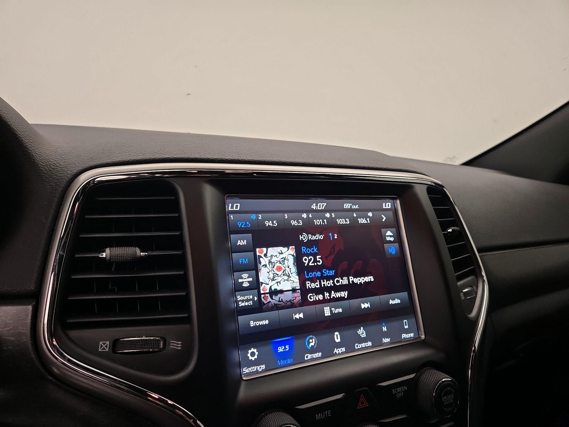 Thumbnail: 2018 Jeep Grand Cherokee - 16