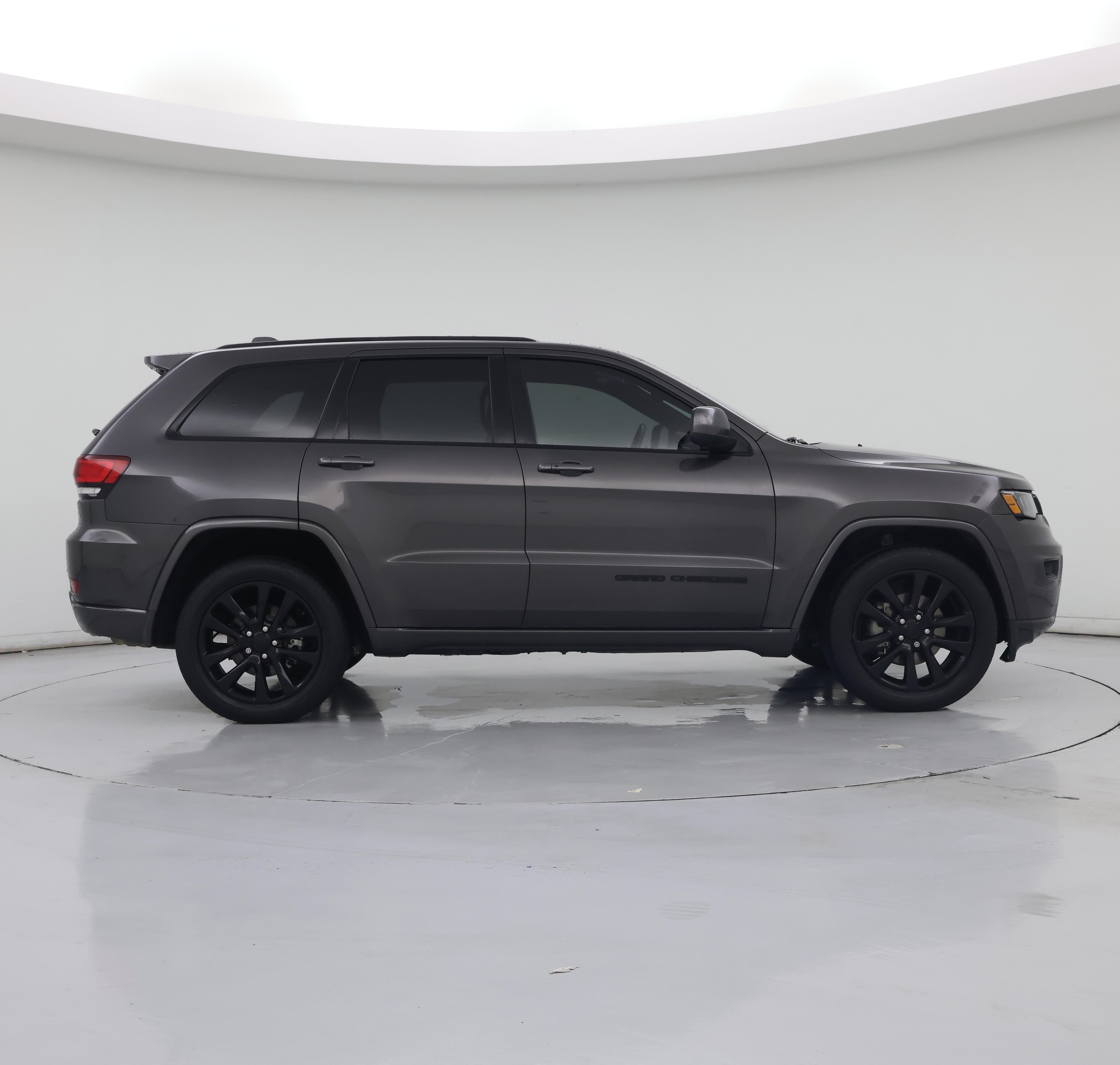 Thumbnail: 2018 Jeep Grand Cherokee - 7