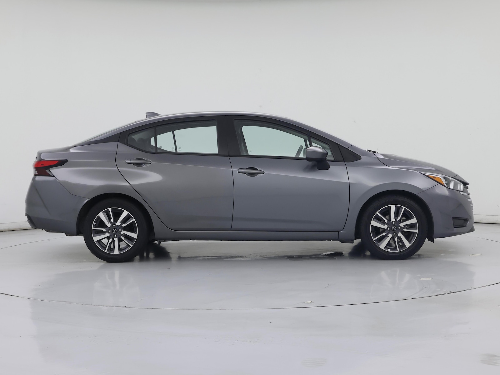 2023 Nissan Versa Sedan SV - Photo 8