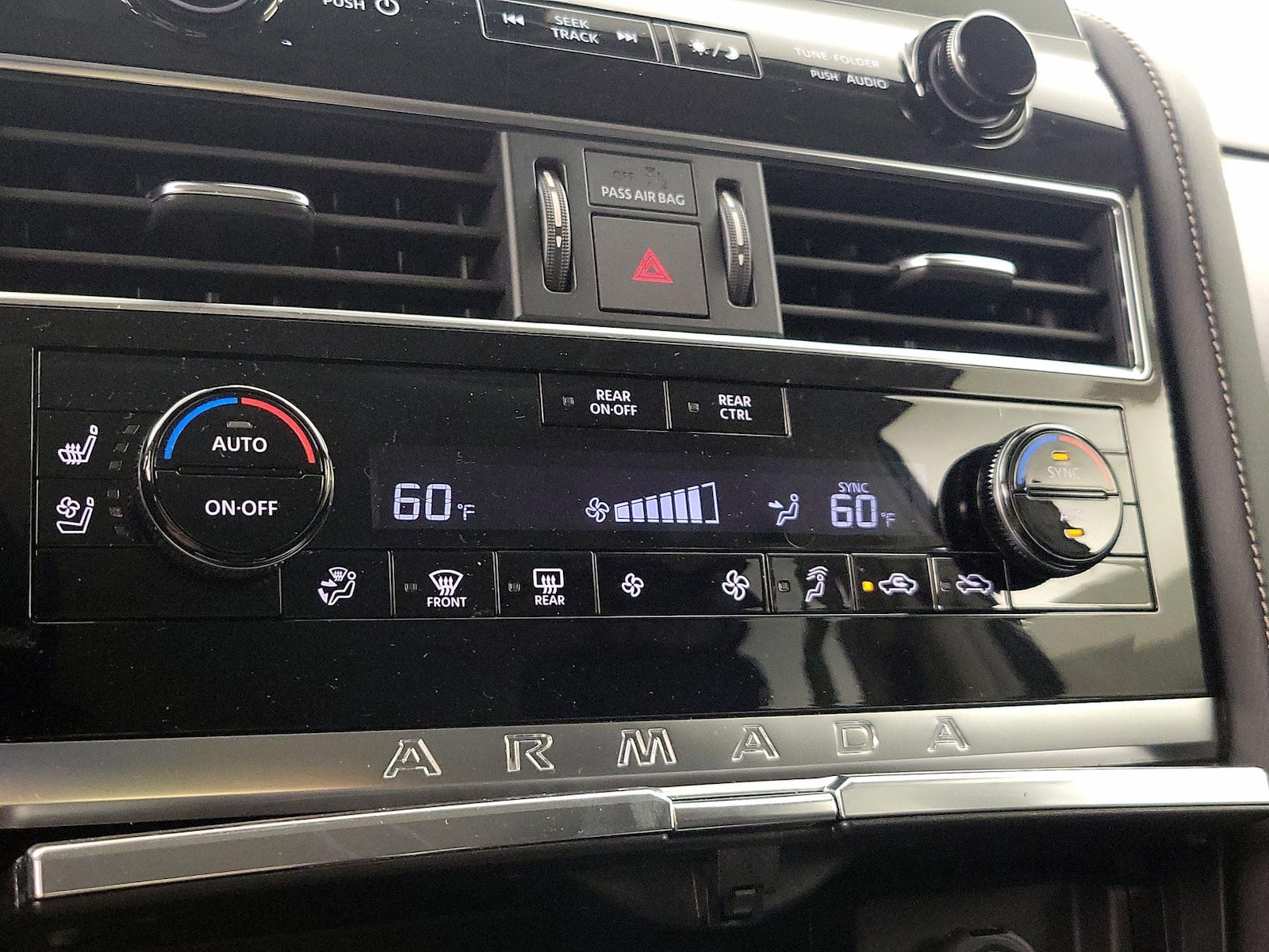 2023 Nissan Armada Platinum - Photo 17